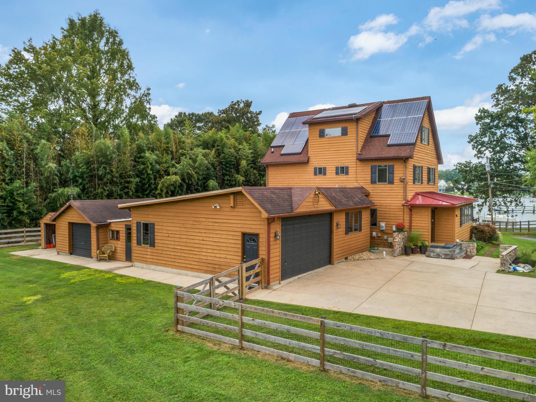 EDGEWATER - Residential