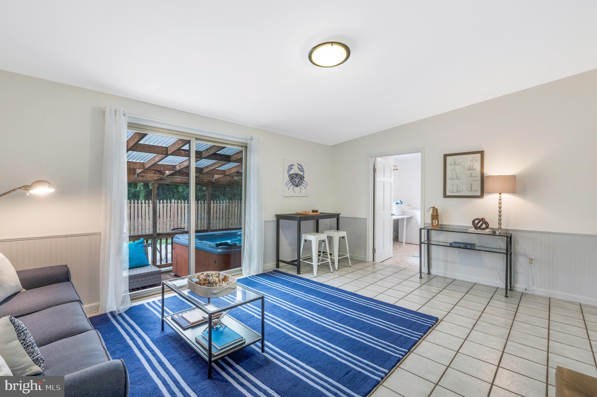 EDGEWATER - Residential