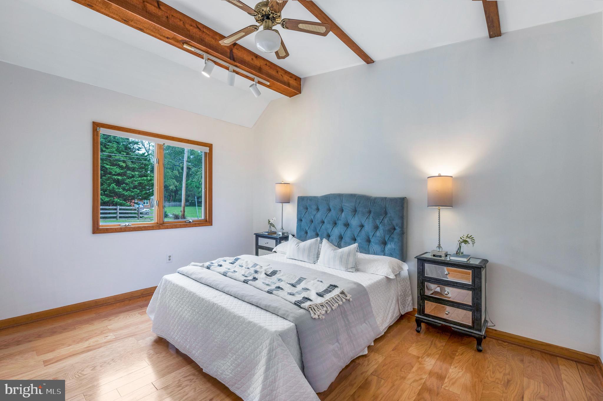 EDGEWATER - Residential