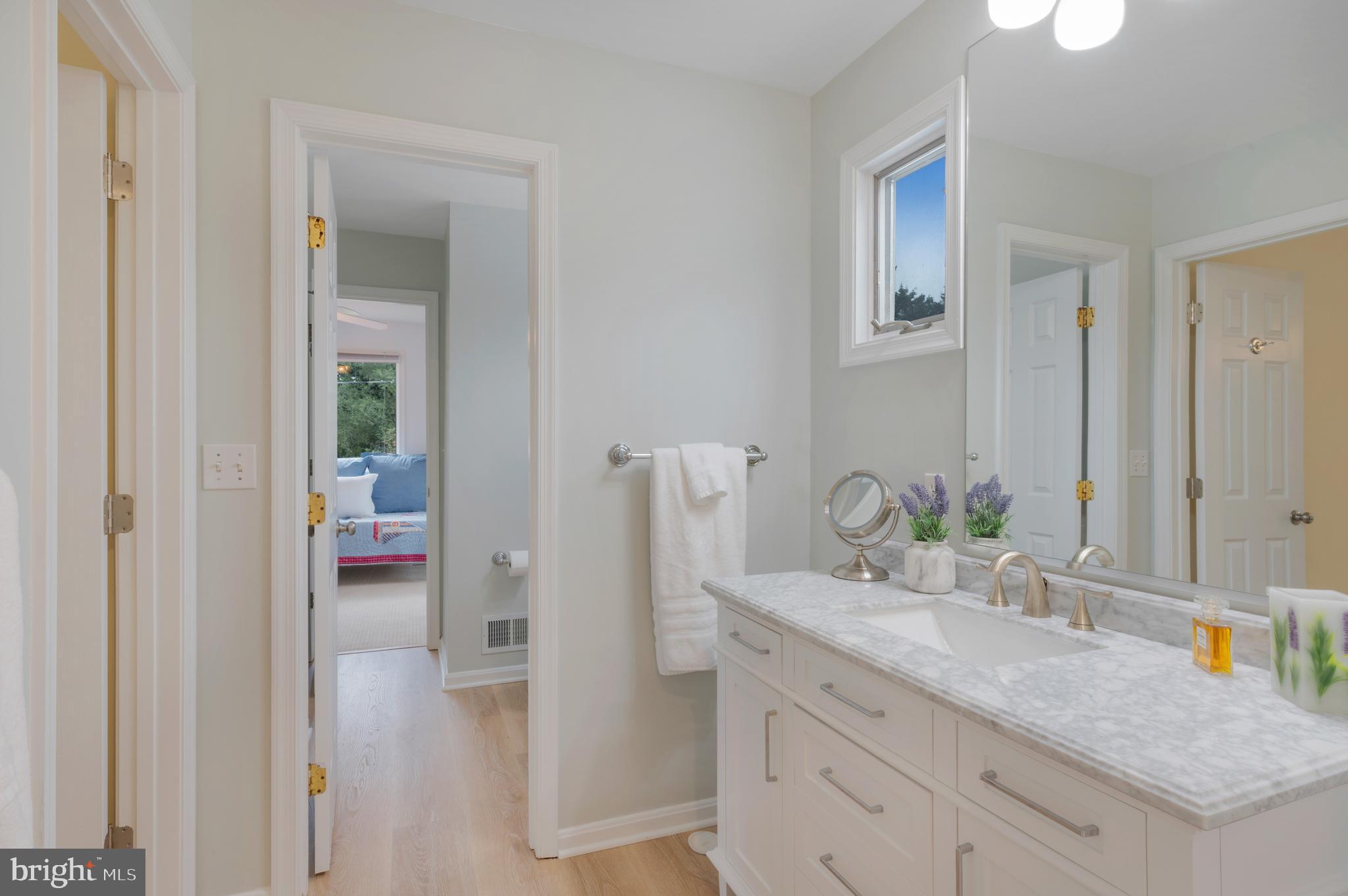 EDGEWATER - Residential