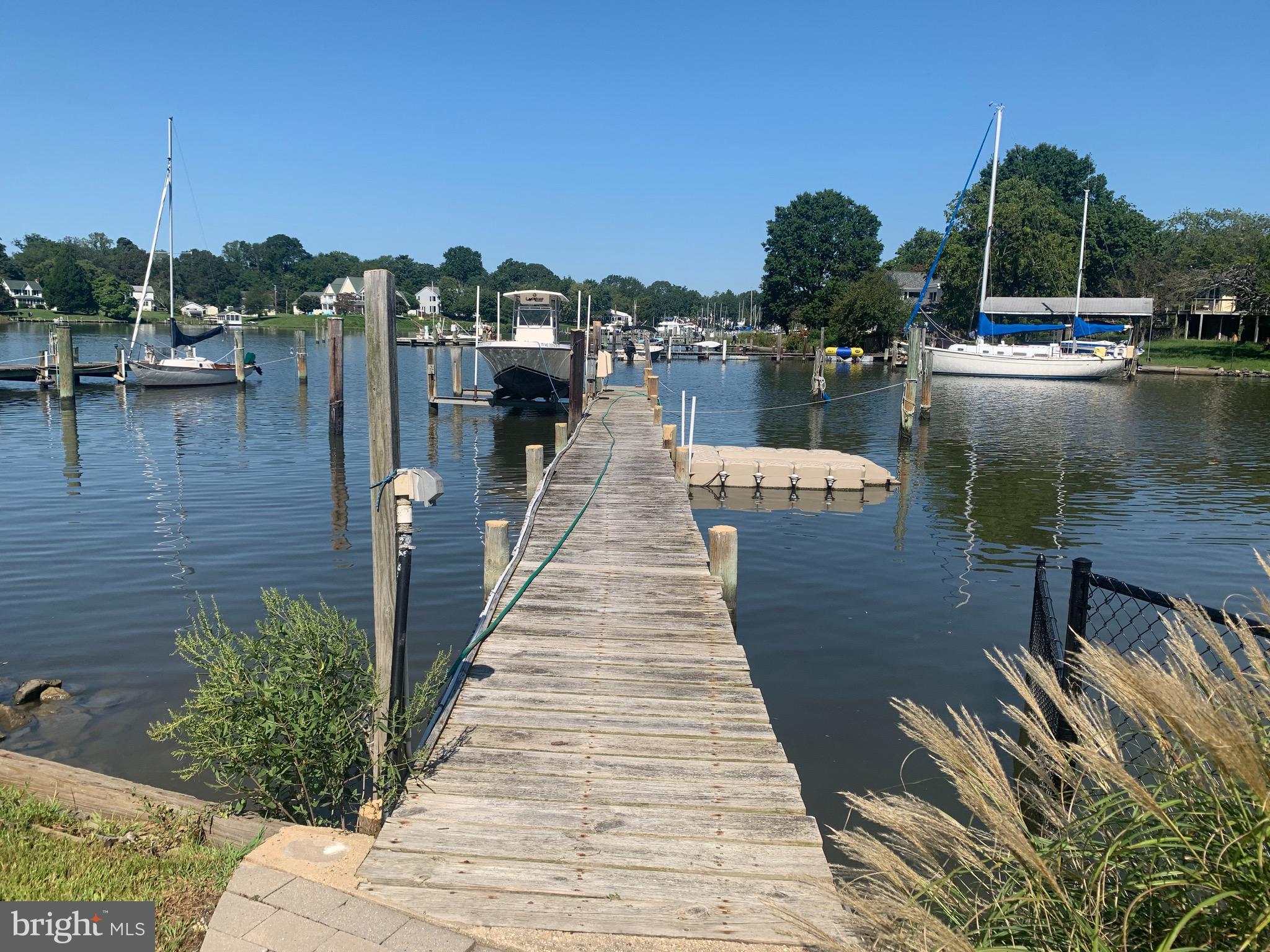 EDGEWATER - Residential