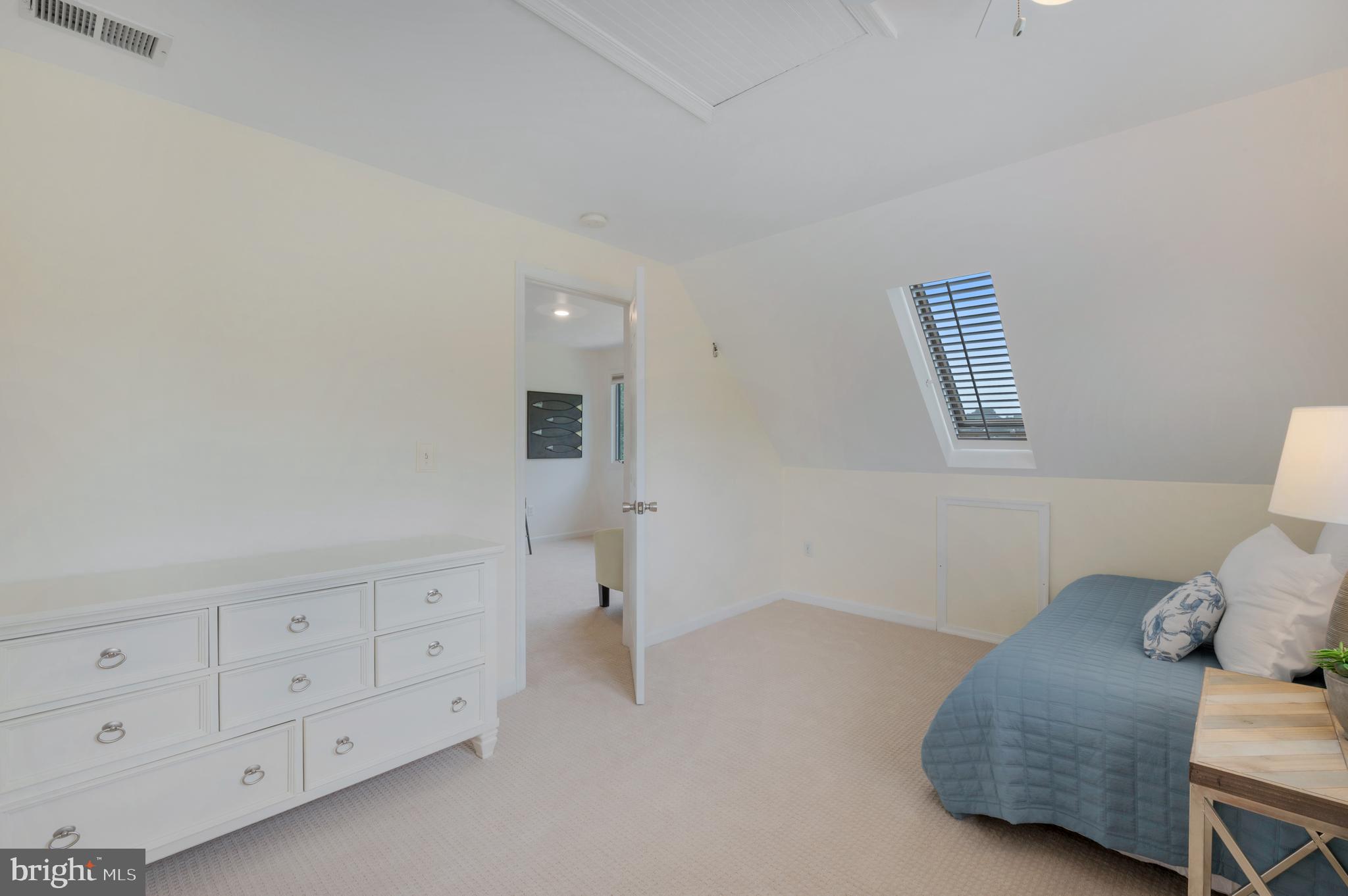 EDGEWATER - Residential