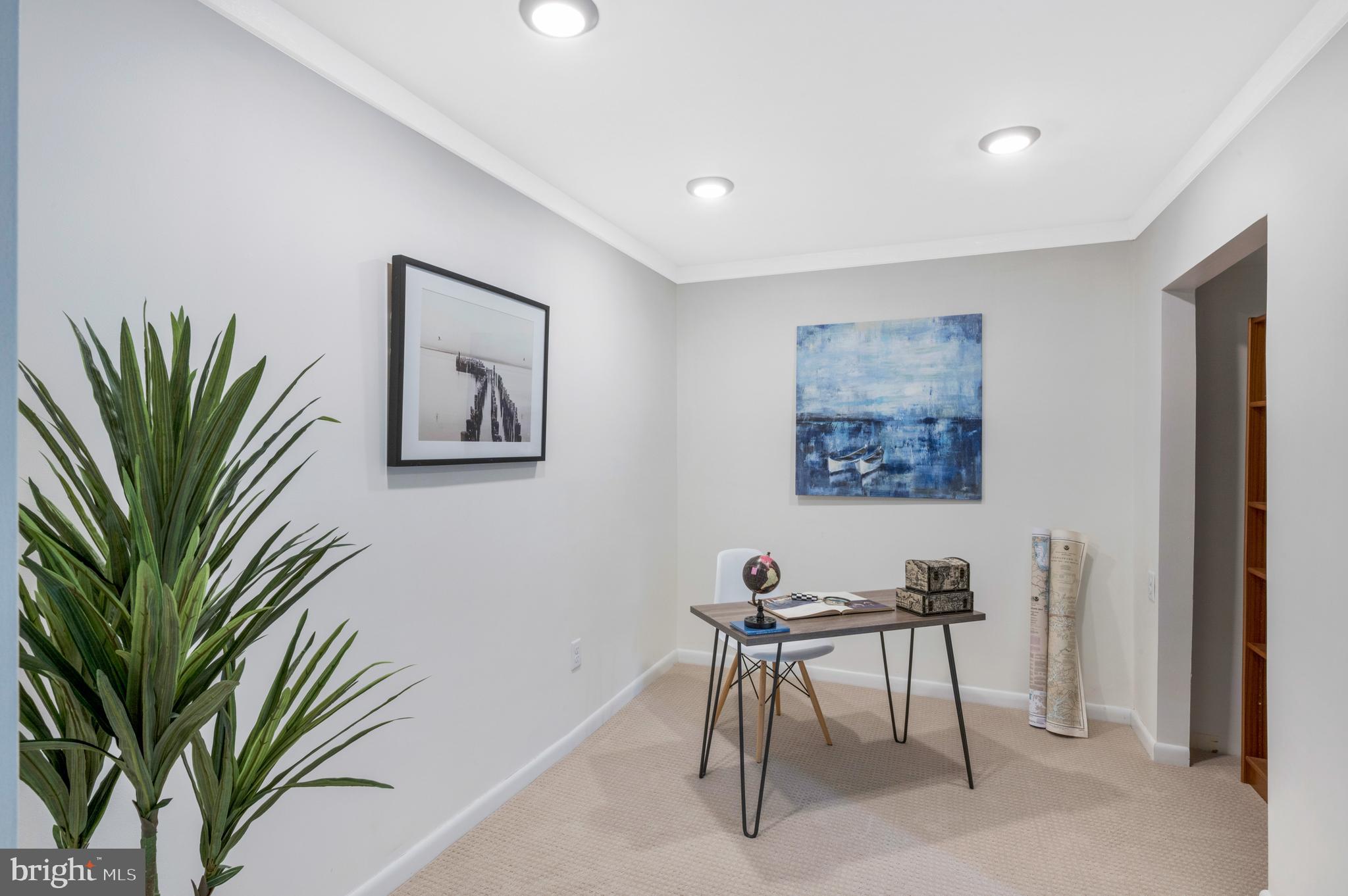 EDGEWATER - Residential