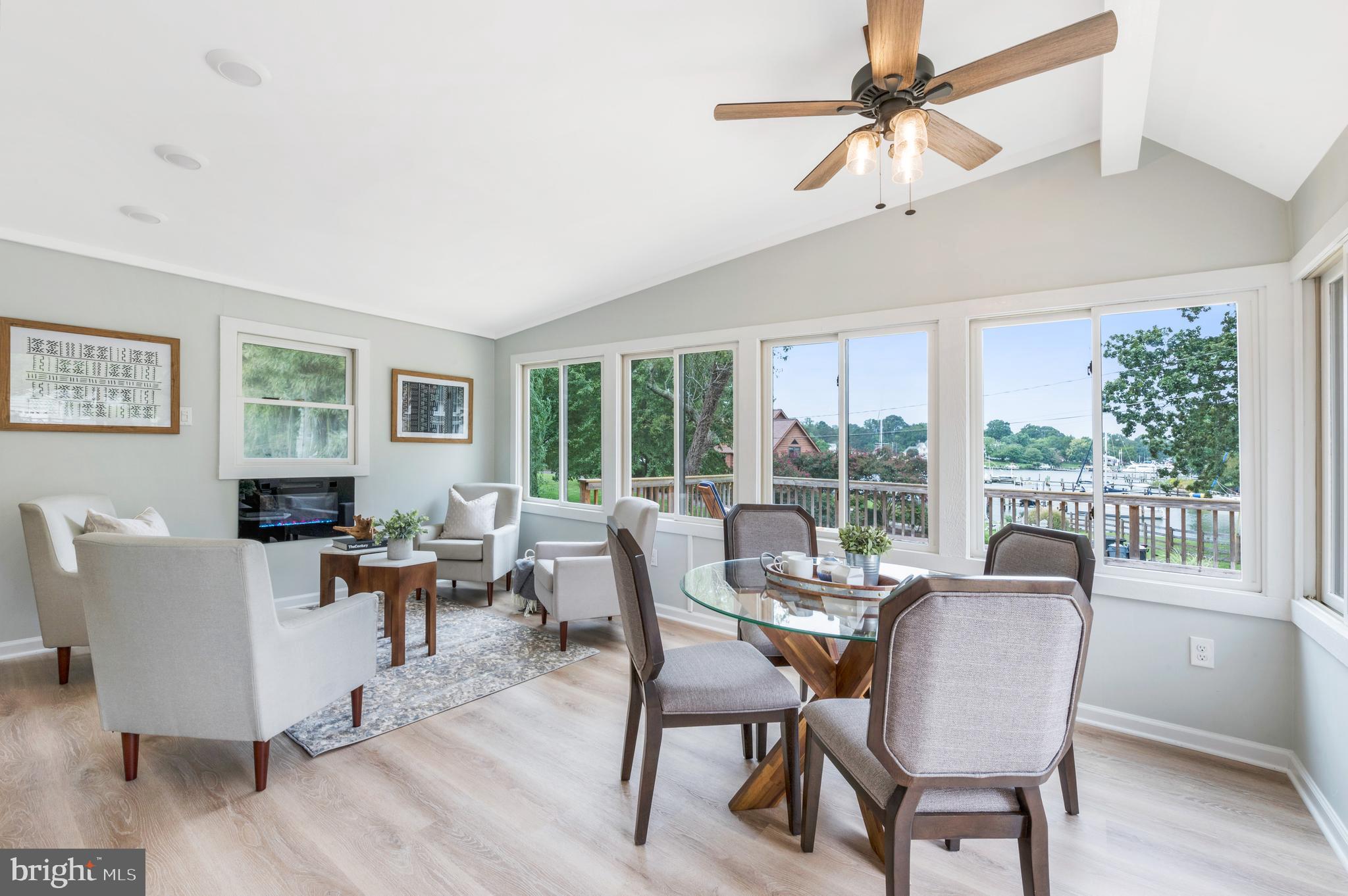 EDGEWATER - Residential