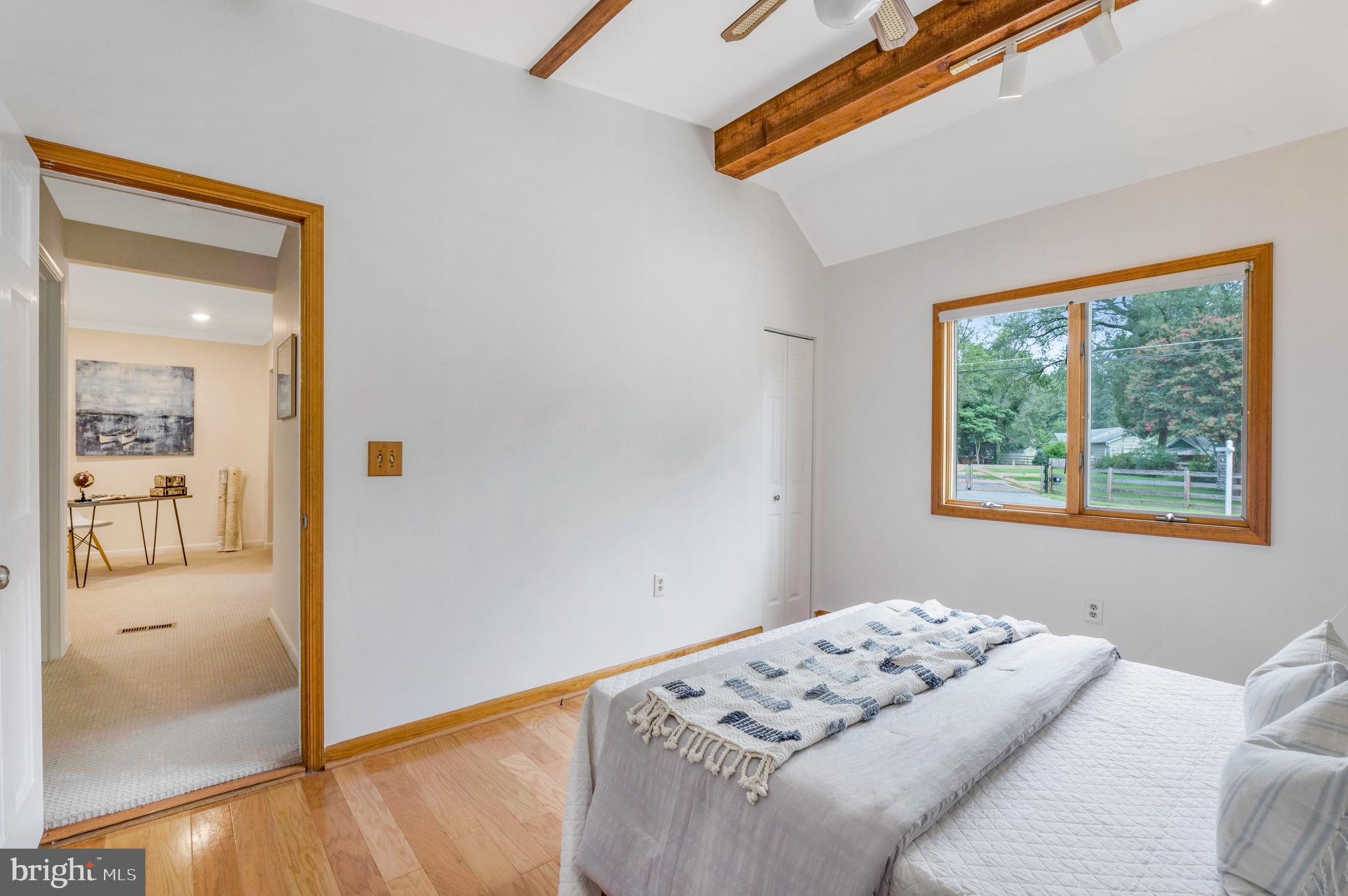 EDGEWATER - Residential