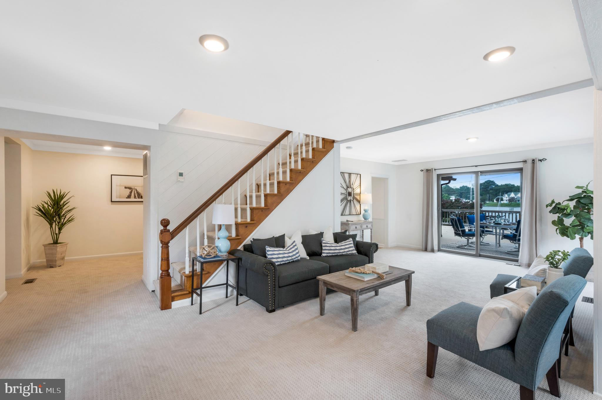 EDGEWATER - Residential