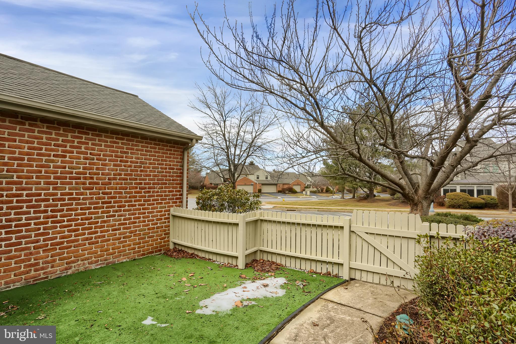 CAMBRIDGE COMMONS - Residential