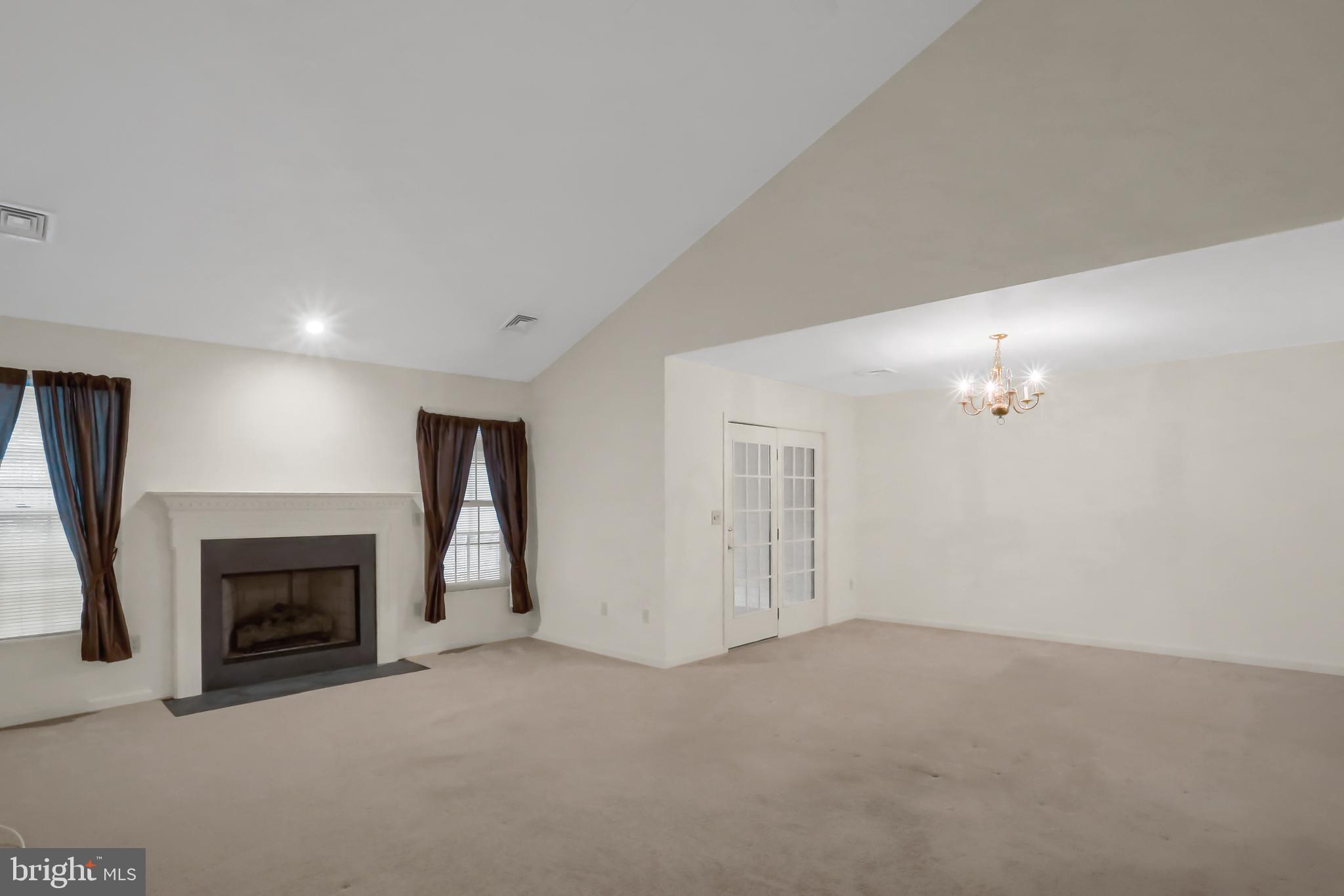 CAMBRIDGE COMMONS - Residential