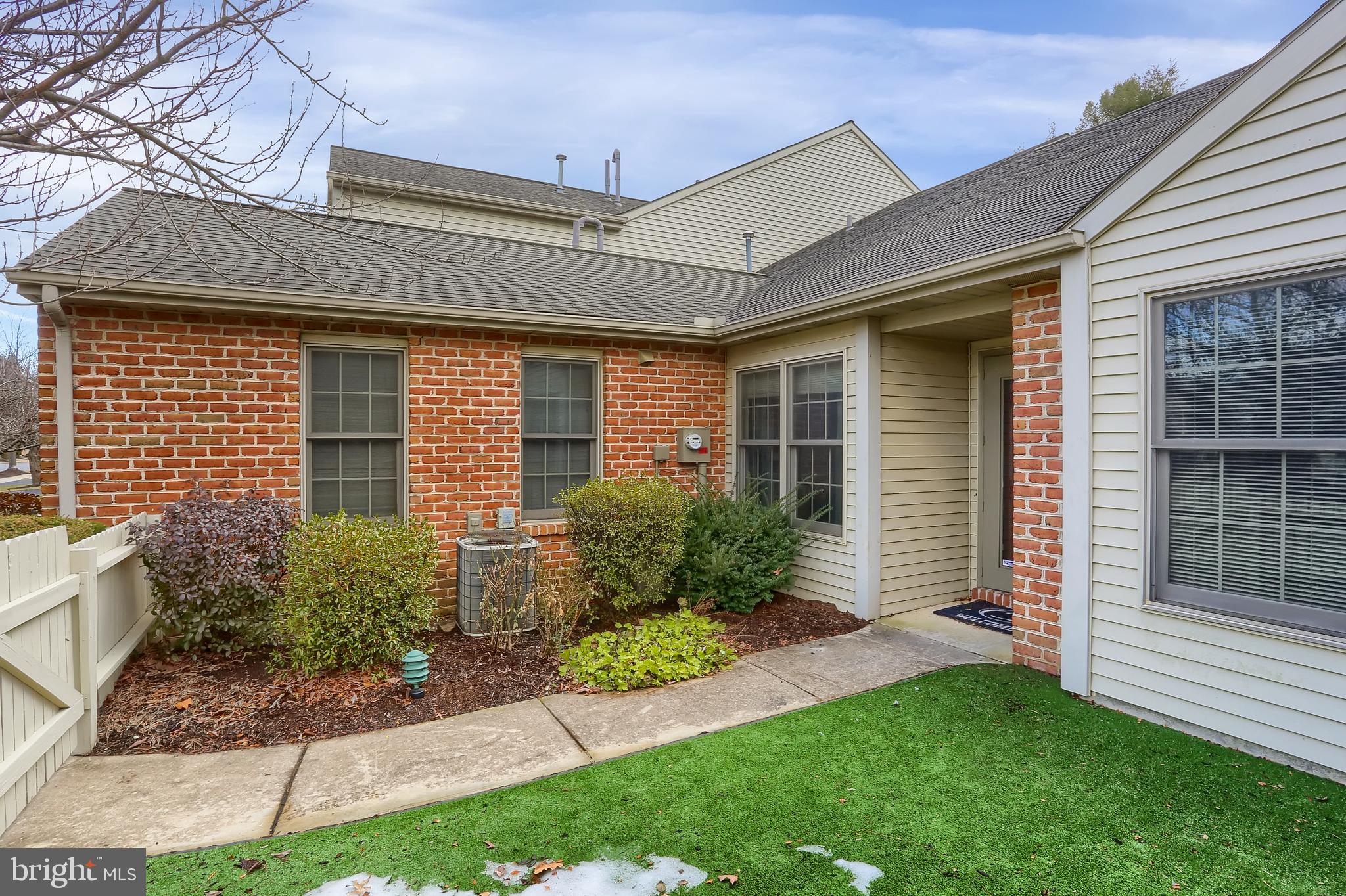 CAMBRIDGE COMMONS - Residential