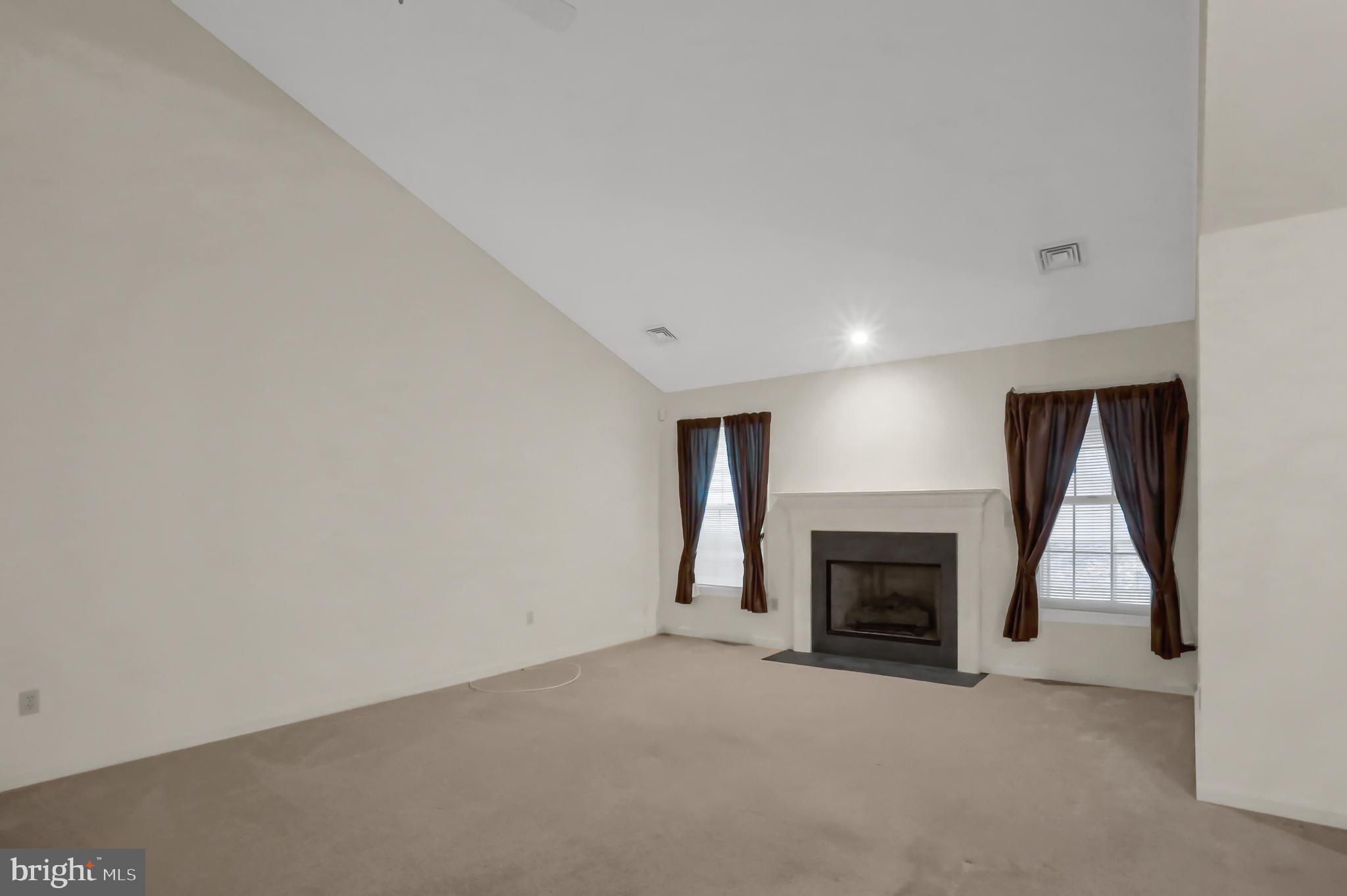 CAMBRIDGE COMMONS - Residential