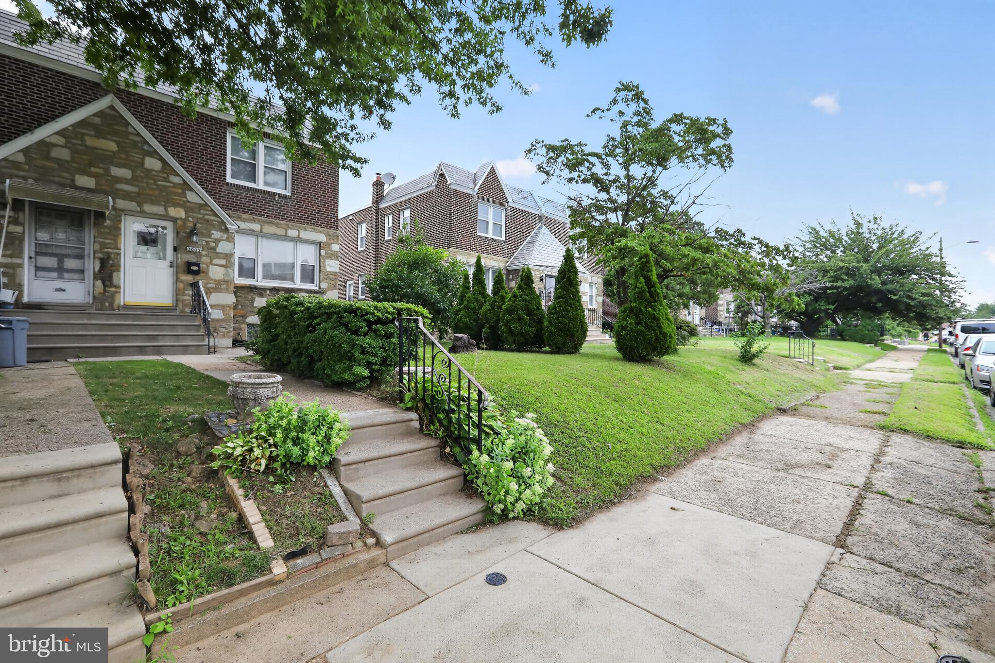 2003 OAKMONT STREET