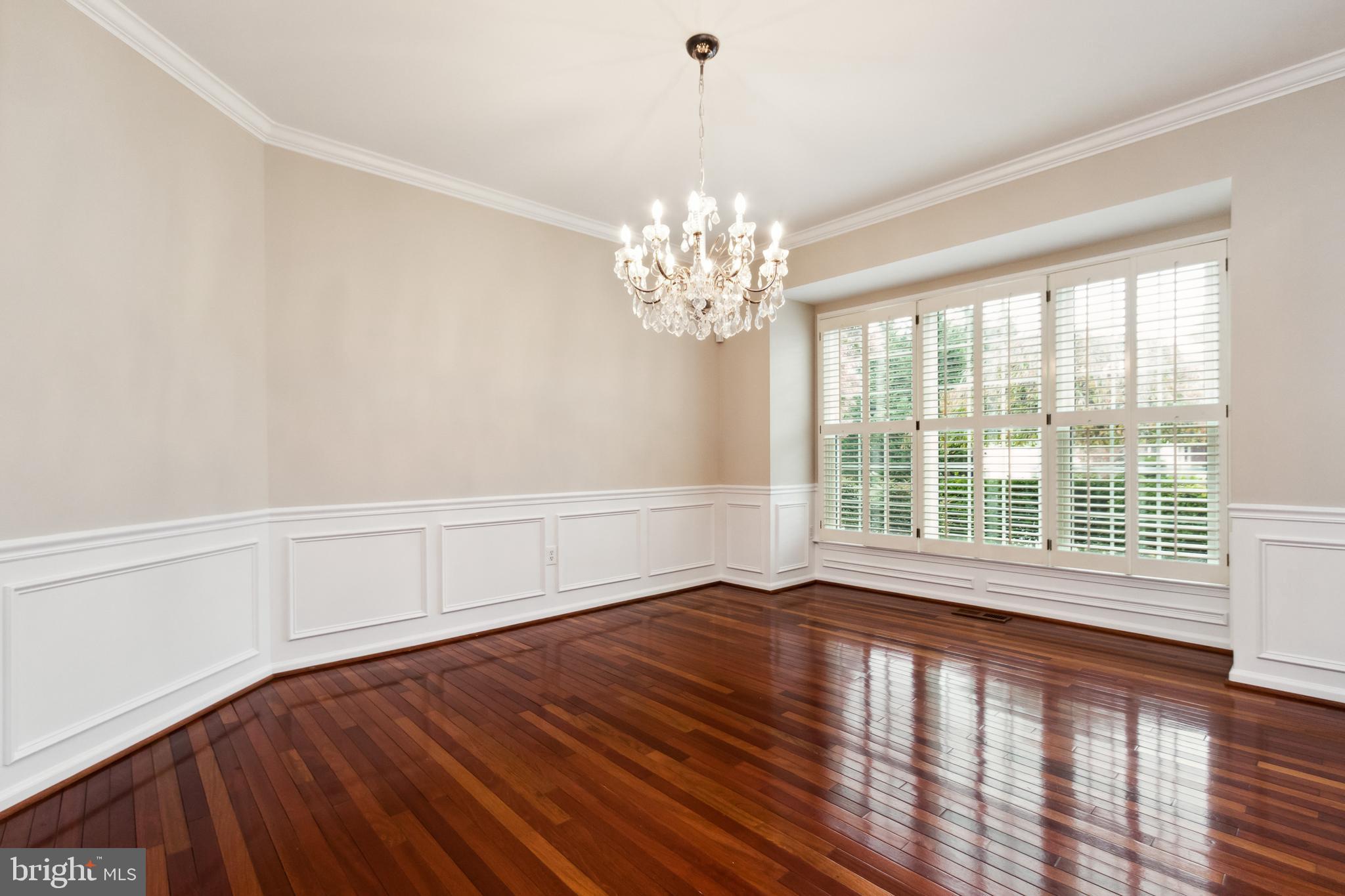 EDGEMOORE MANOR - Residential