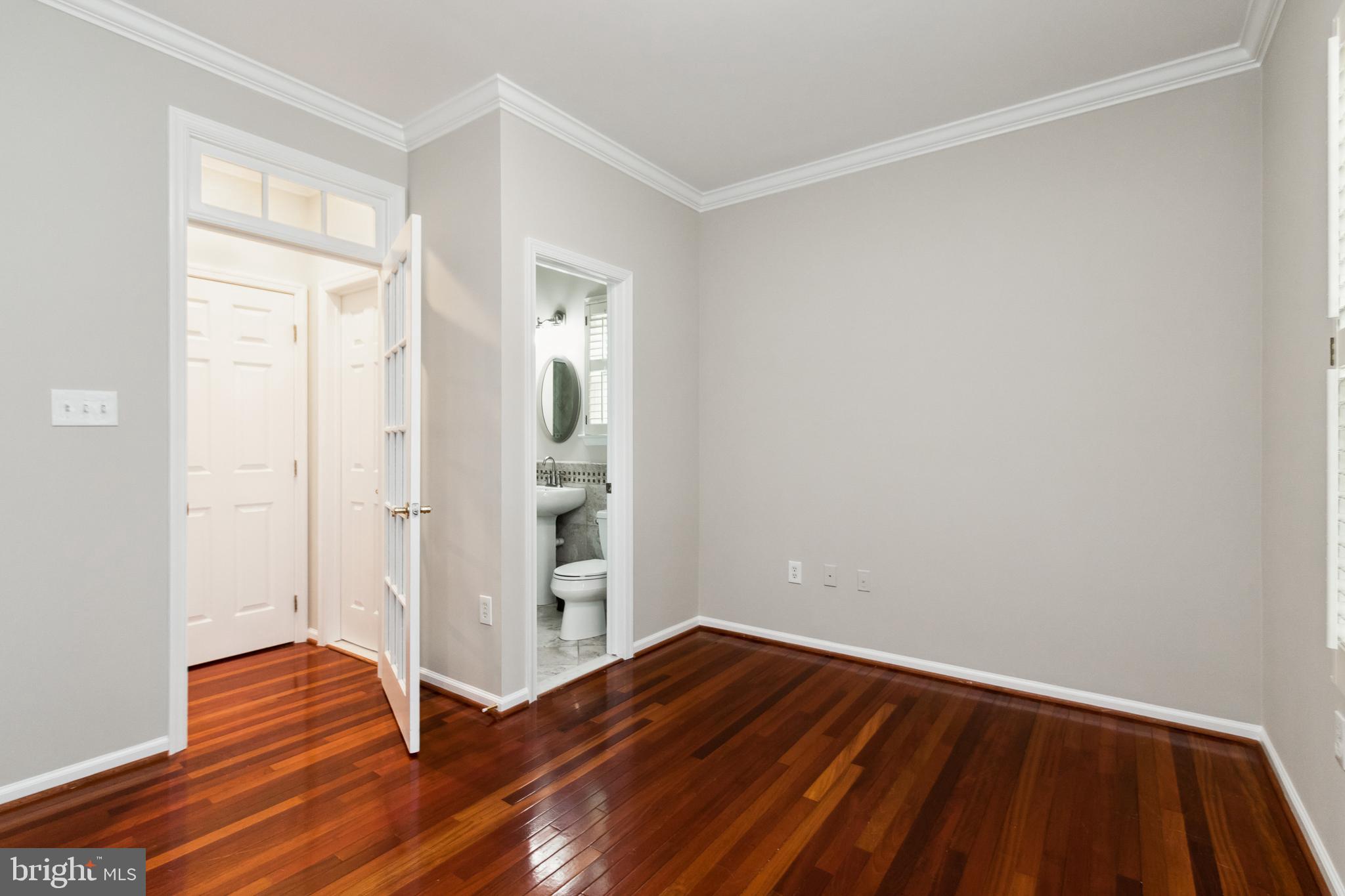 EDGEMOORE MANOR - Residential