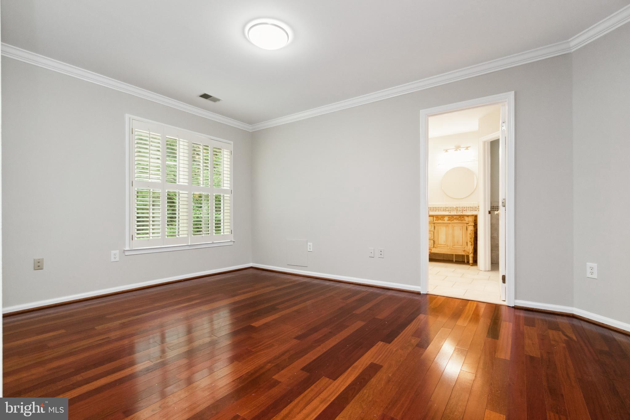 EDGEMOORE MANOR - Residential