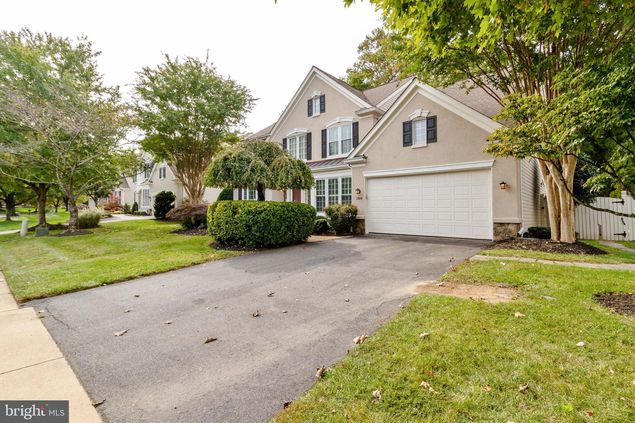 EDGEMOORE MANOR - Residential