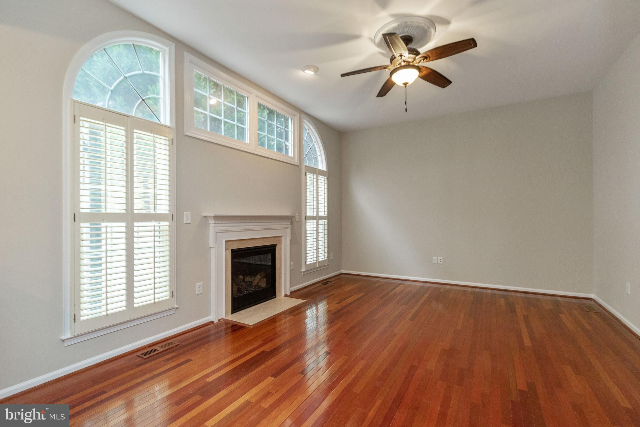 EDGEMOORE MANOR - Residential