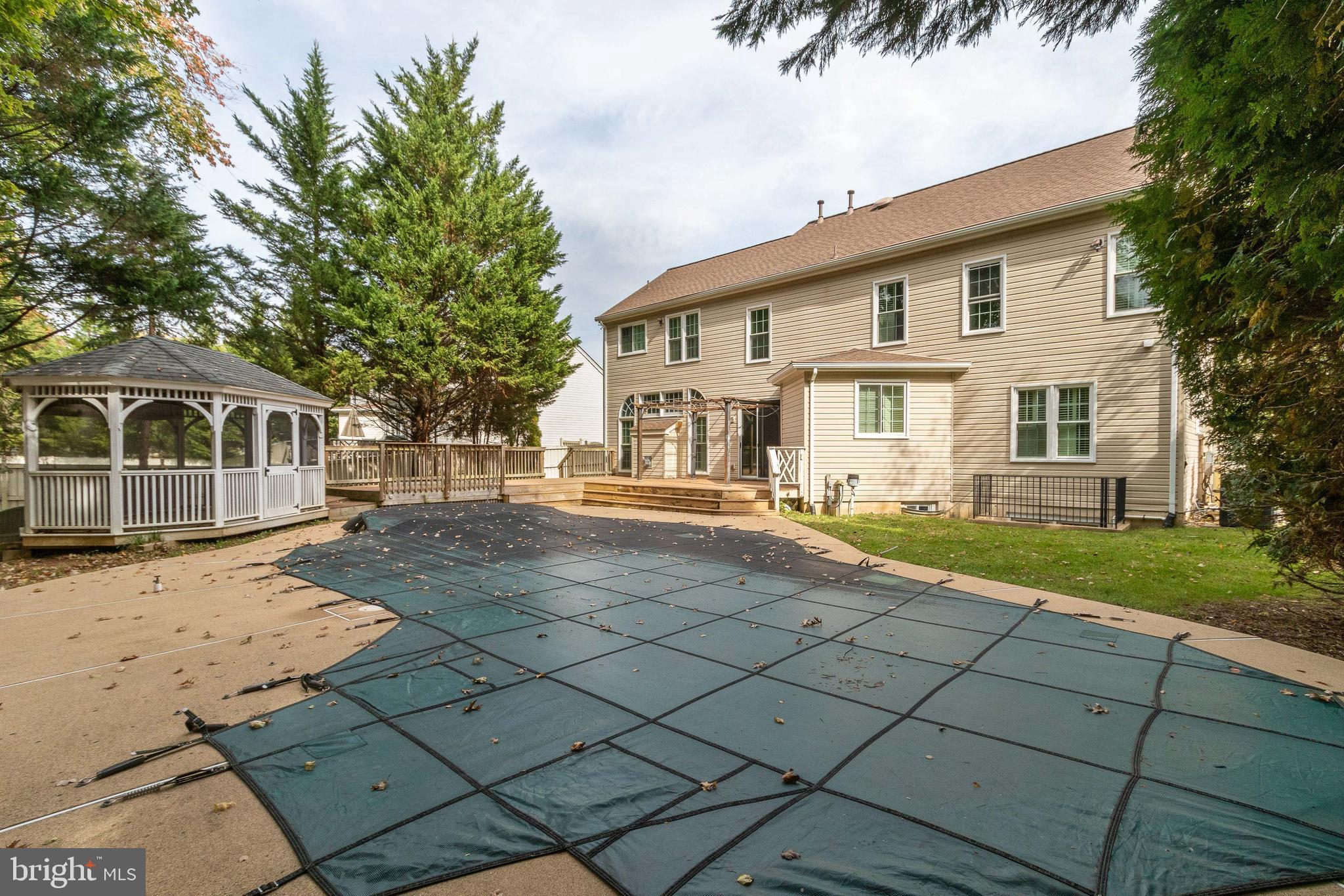 EDGEMOORE MANOR - Residential