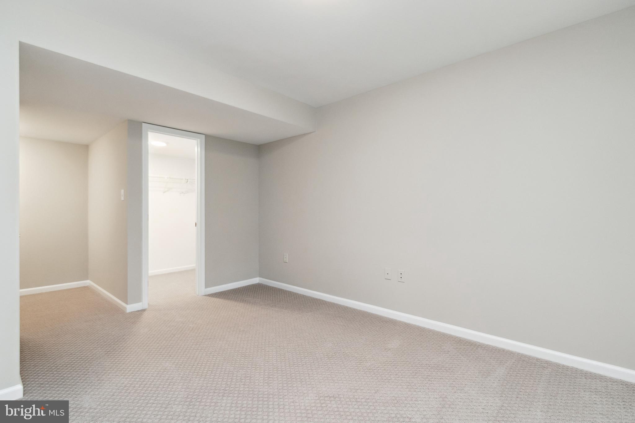 EDGEMOORE MANOR - Residential