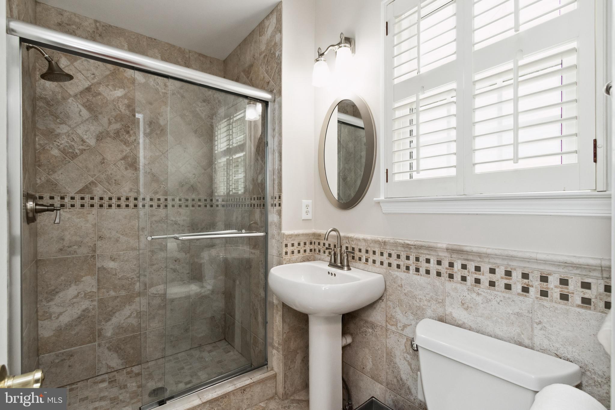 EDGEMOORE MANOR - Residential