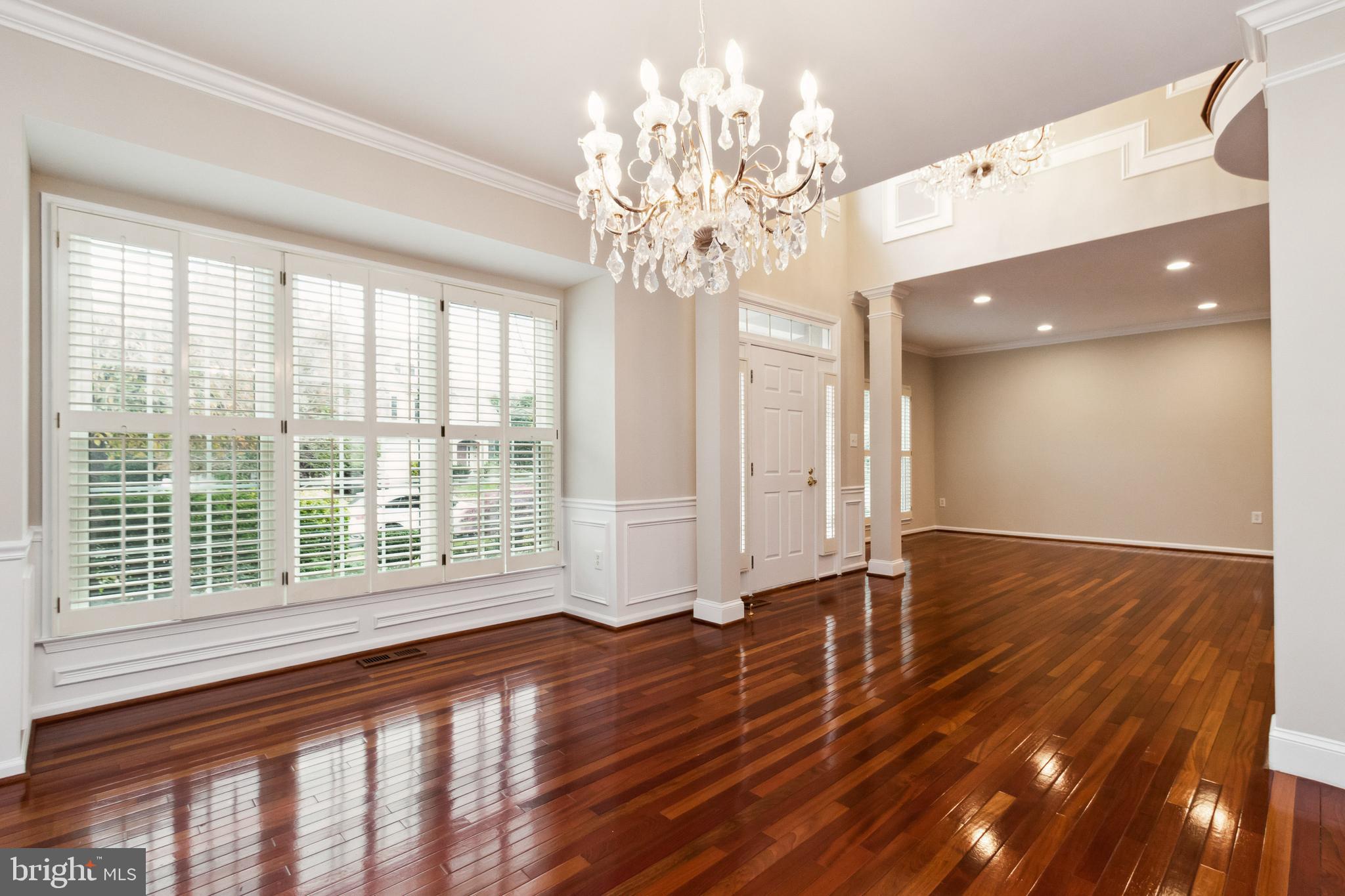 EDGEMOORE MANOR - Residential