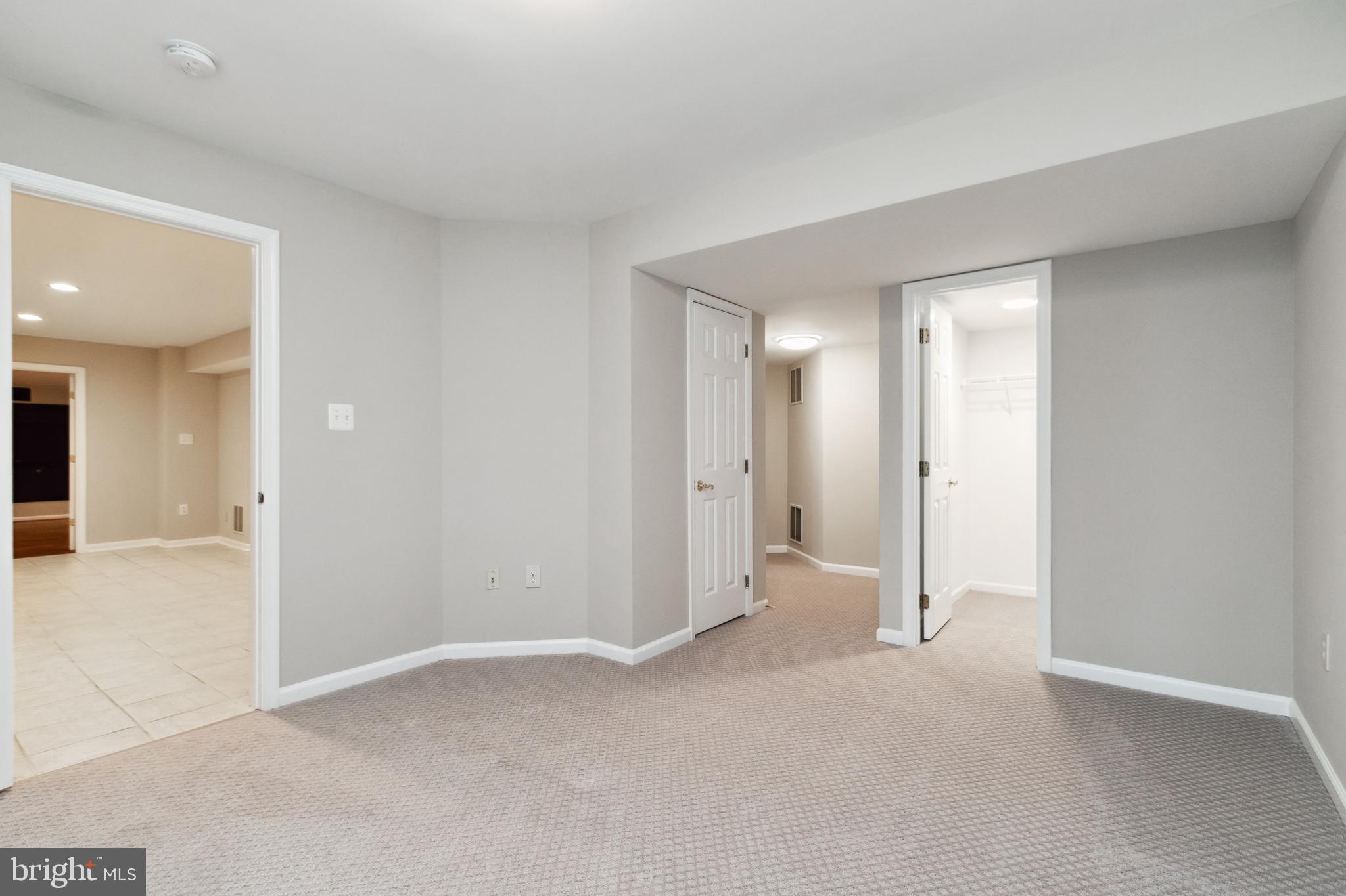 EDGEMOORE MANOR - Residential