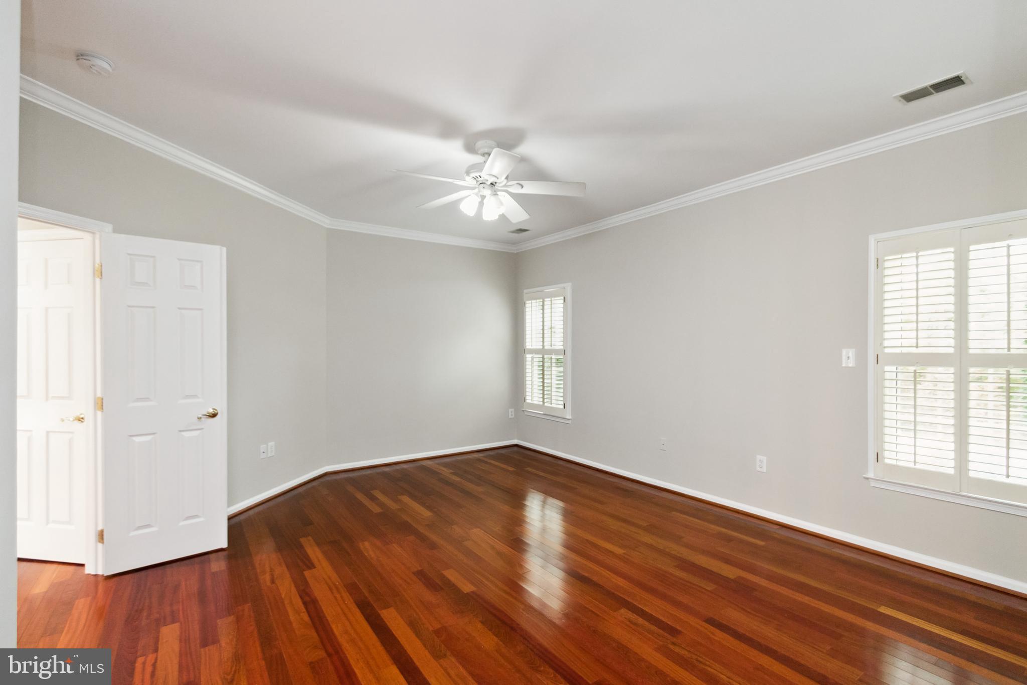 EDGEMOORE MANOR - Residential