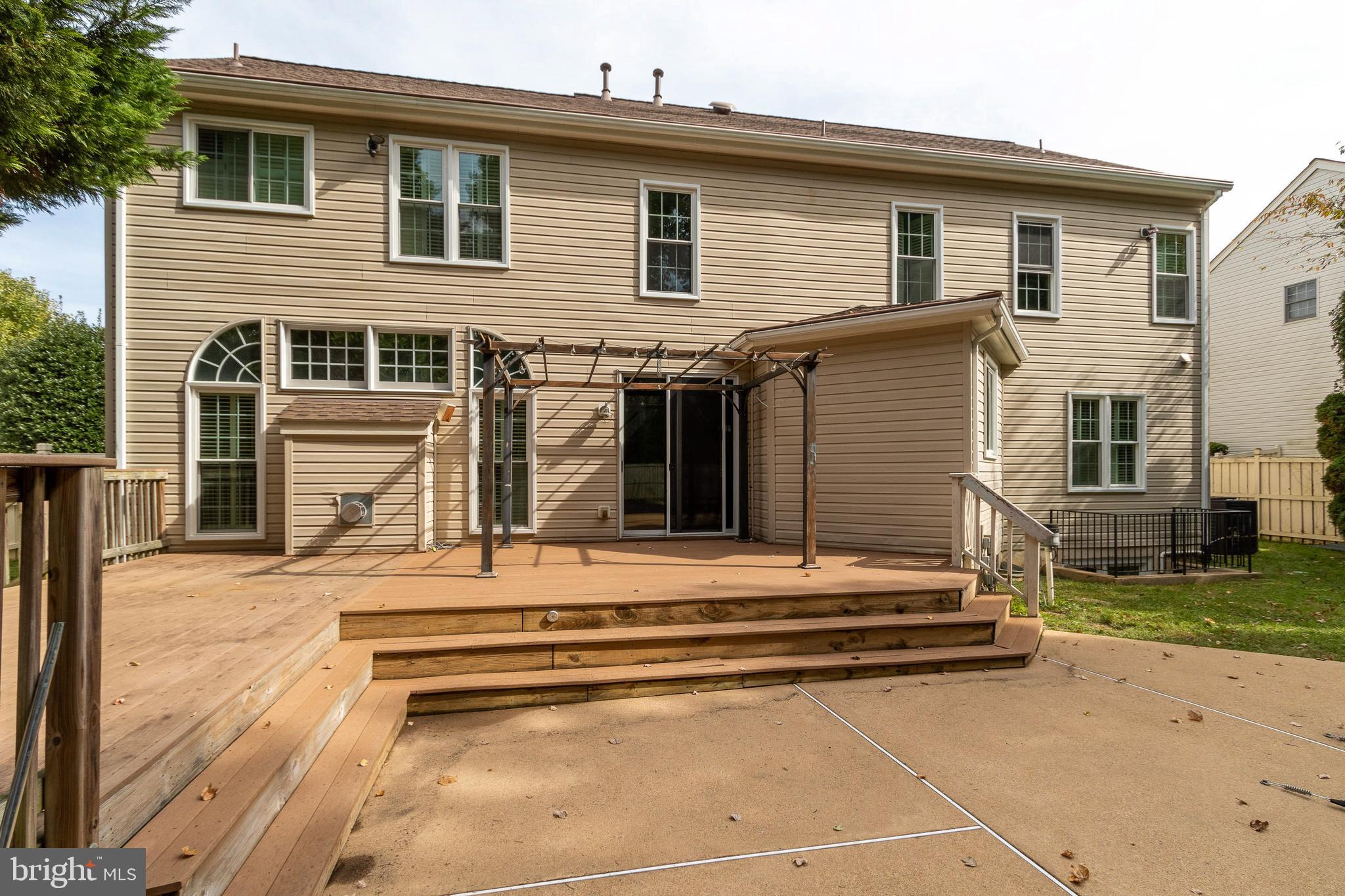 EDGEMOORE MANOR - Residential