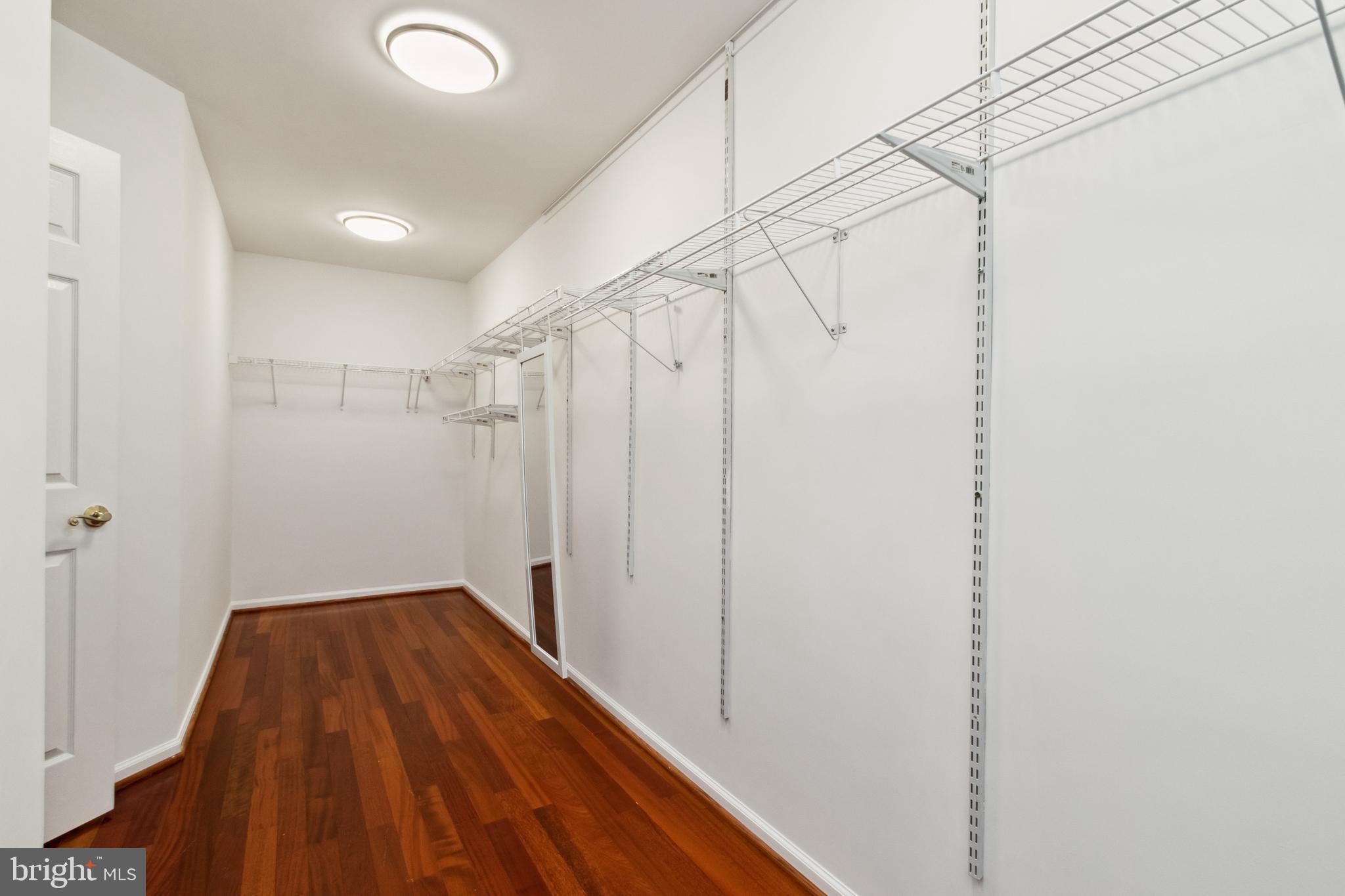 EDGEMOORE MANOR - Residential