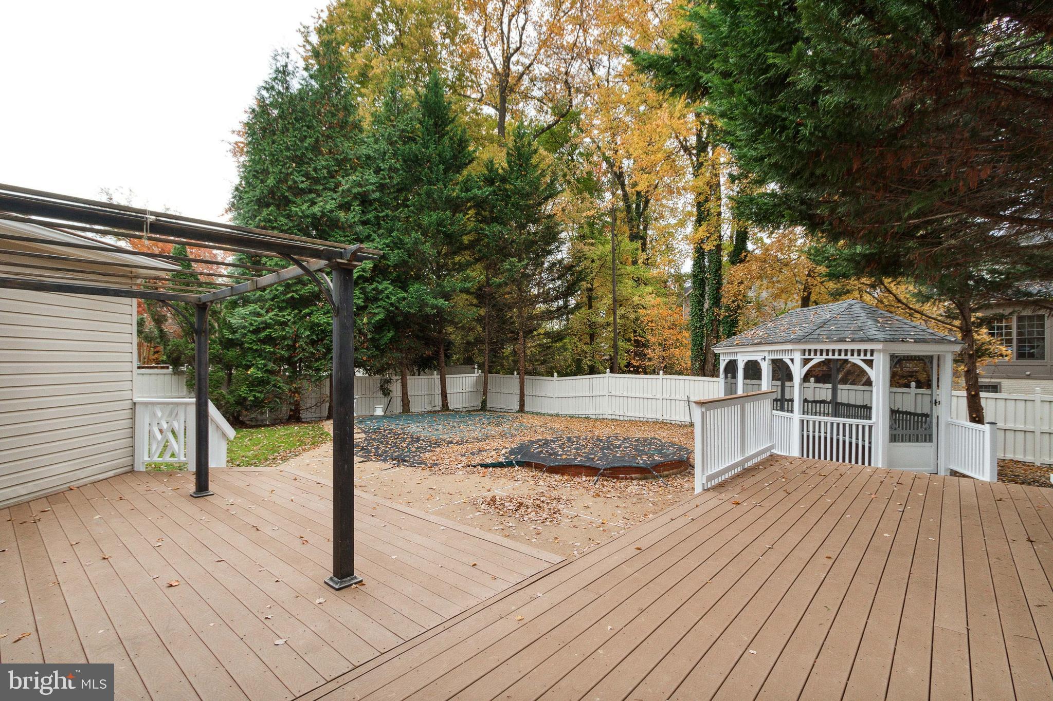 EDGEMOORE MANOR - Residential