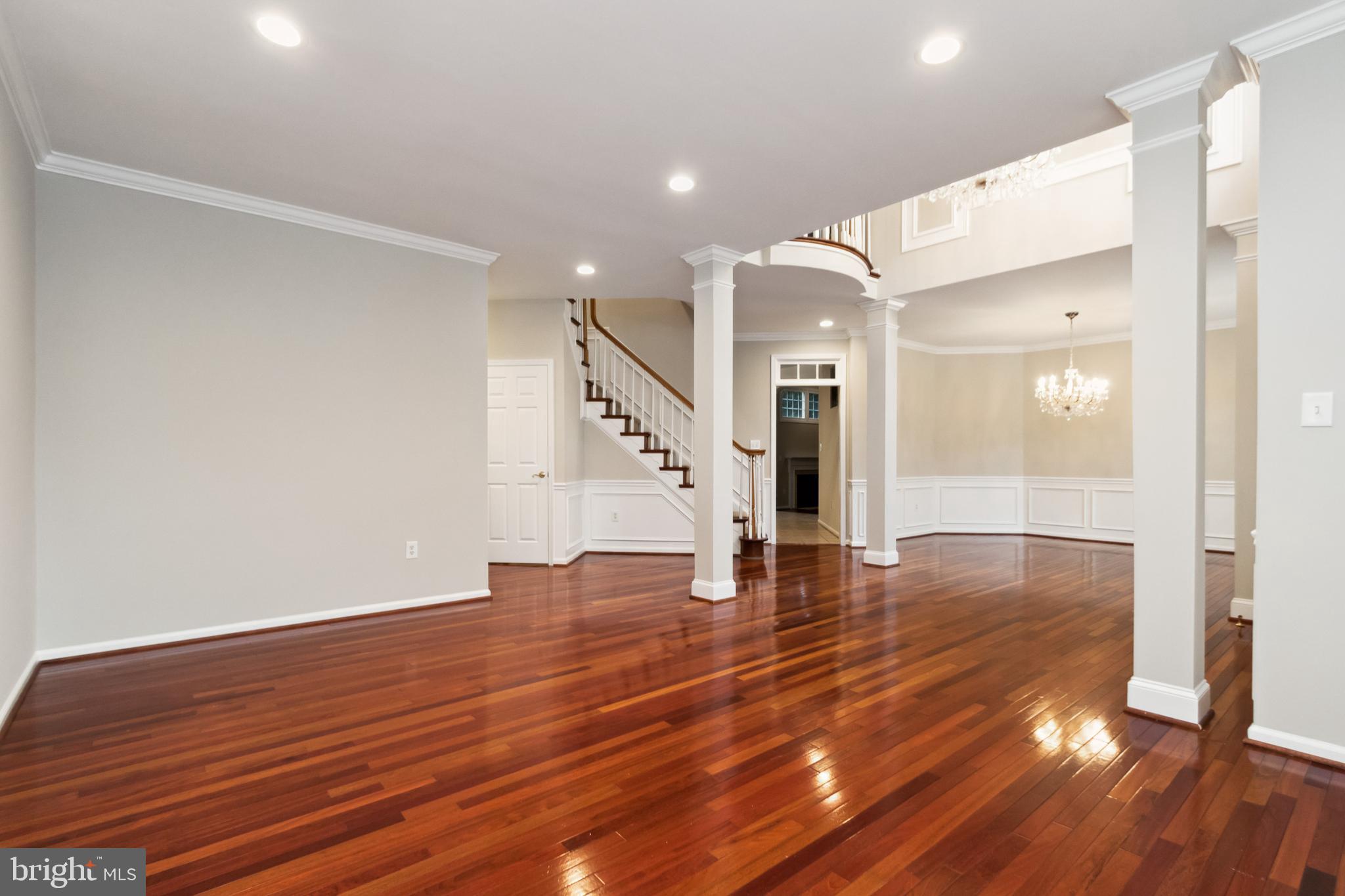 EDGEMOORE MANOR - Residential