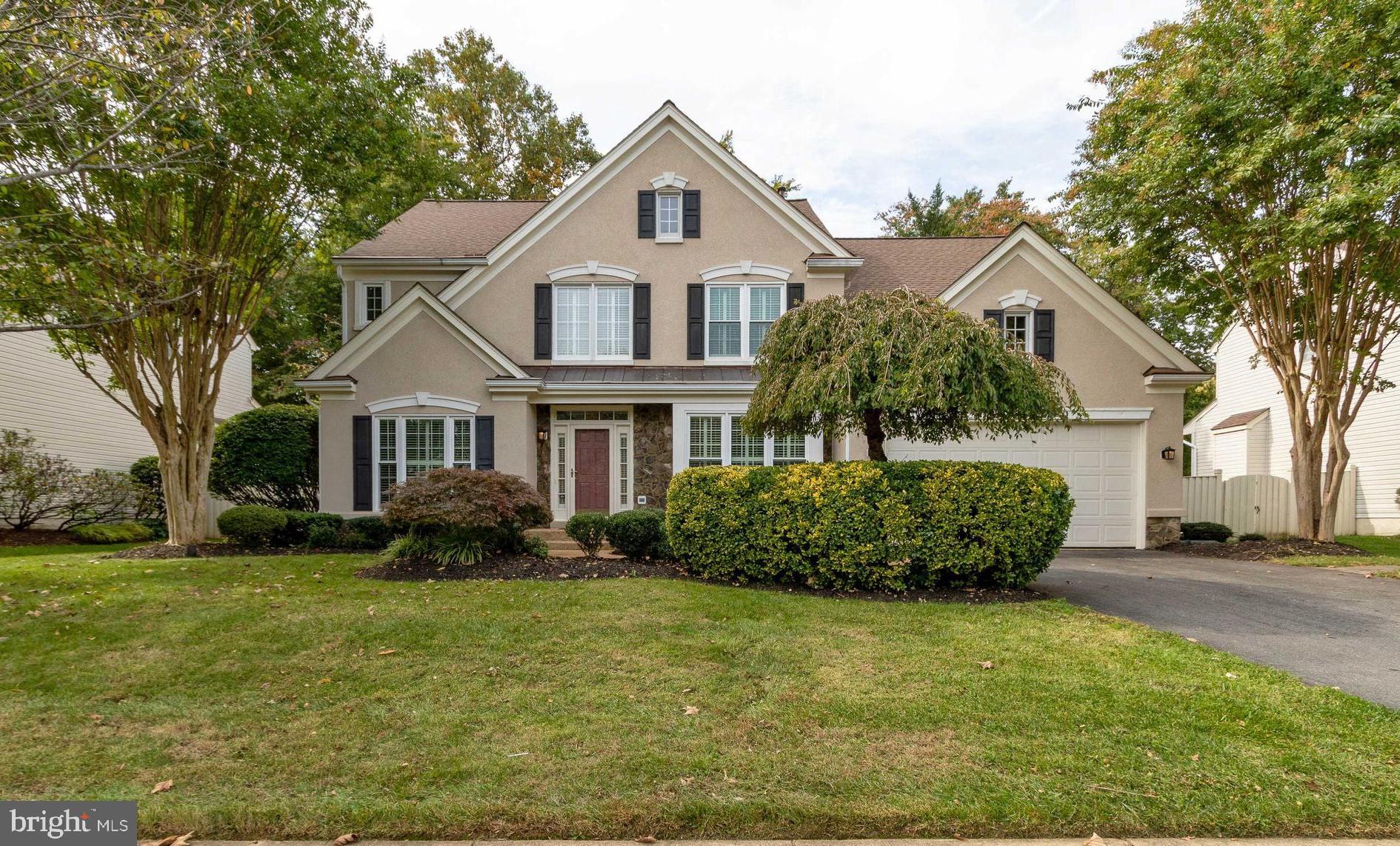 EDGEMOORE MANOR - Residential