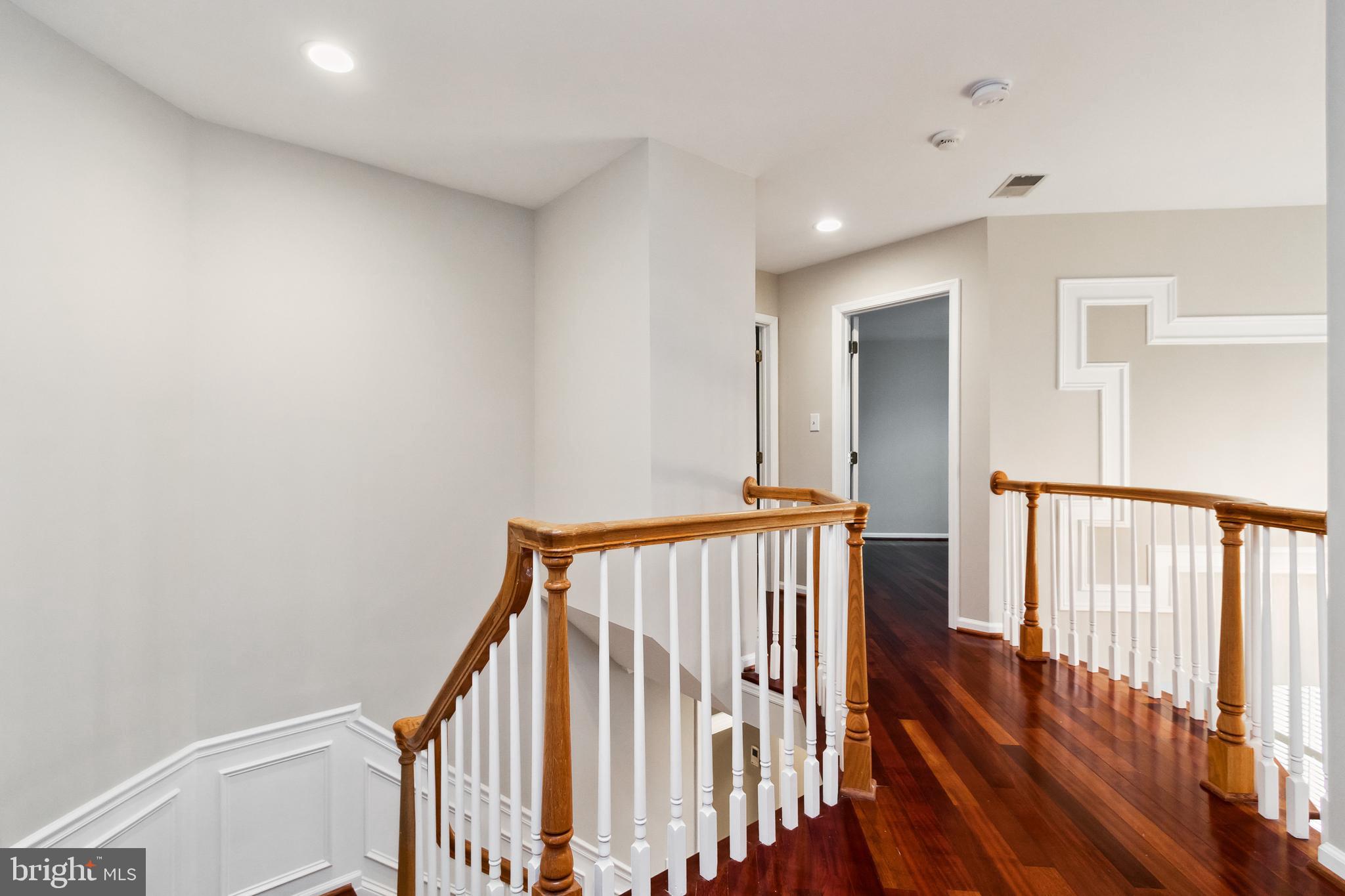 EDGEMOORE MANOR - Residential