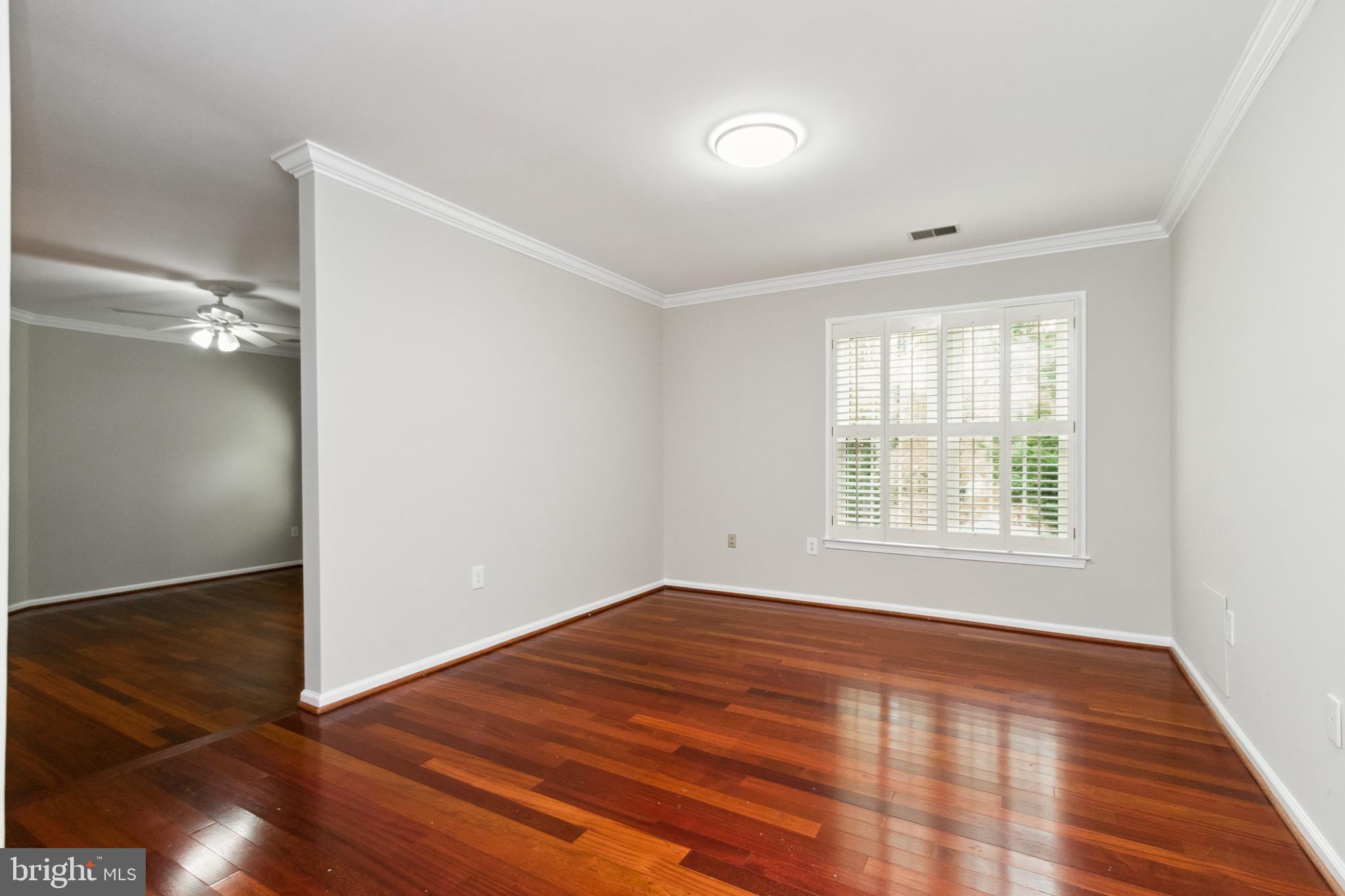 EDGEMOORE MANOR - Residential