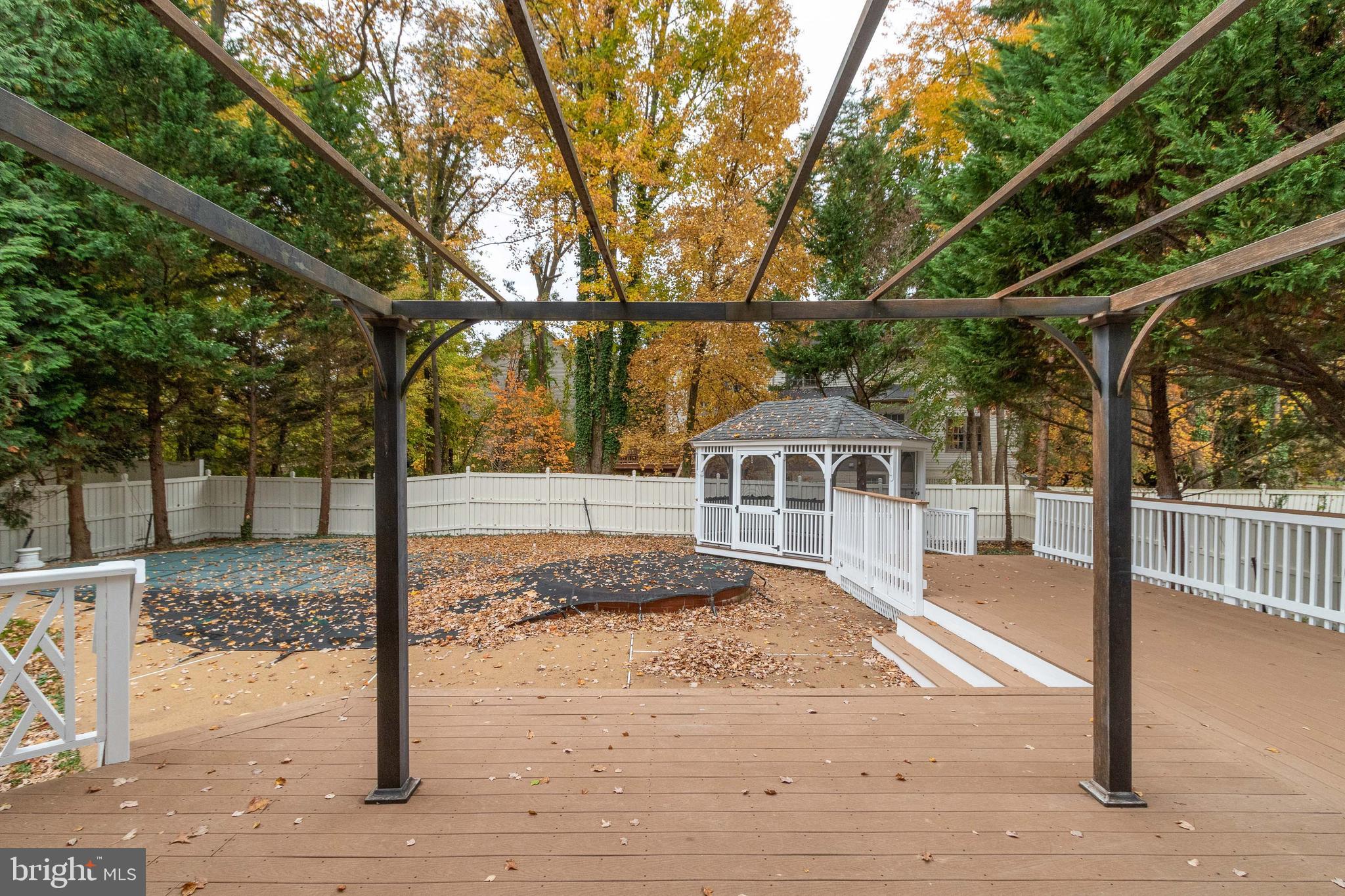 EDGEMOORE MANOR - Residential