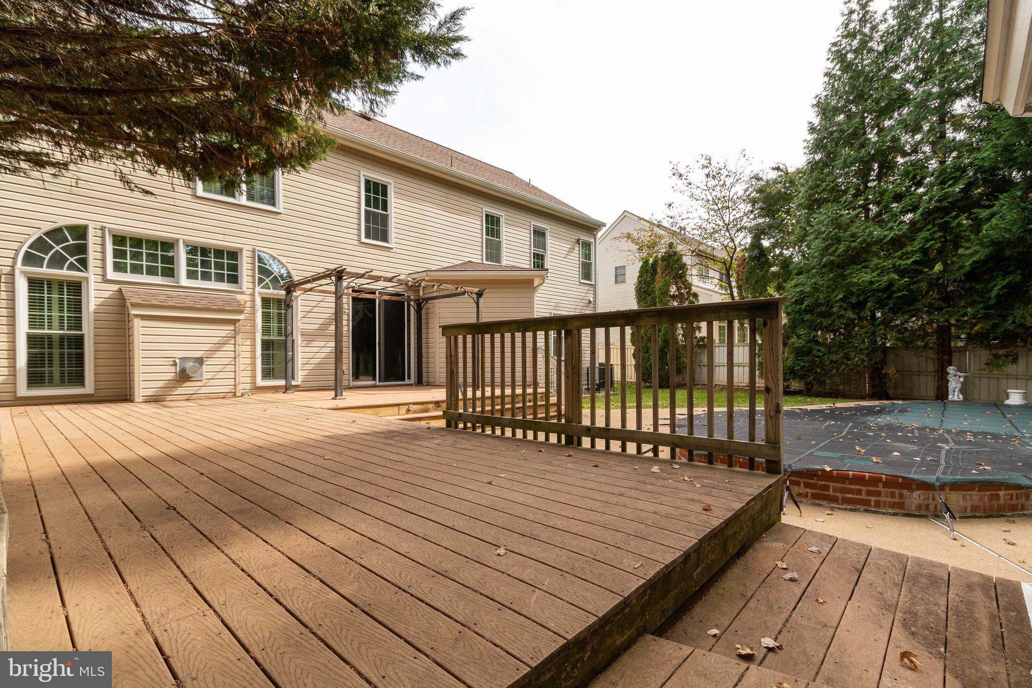 EDGEMOORE MANOR - Residential