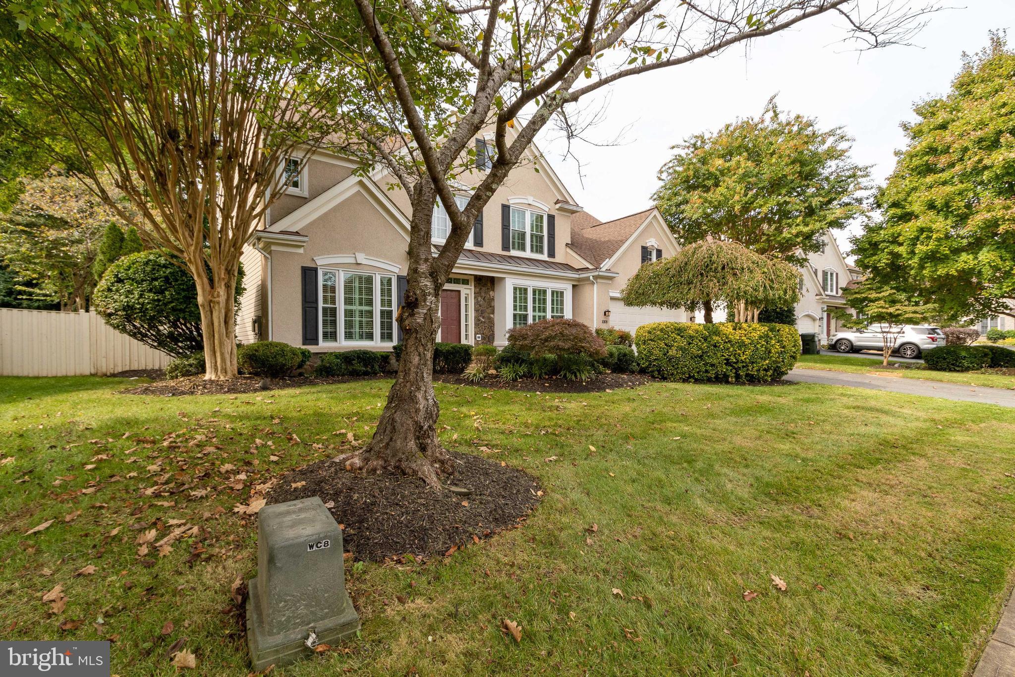 EDGEMOORE MANOR - Residential