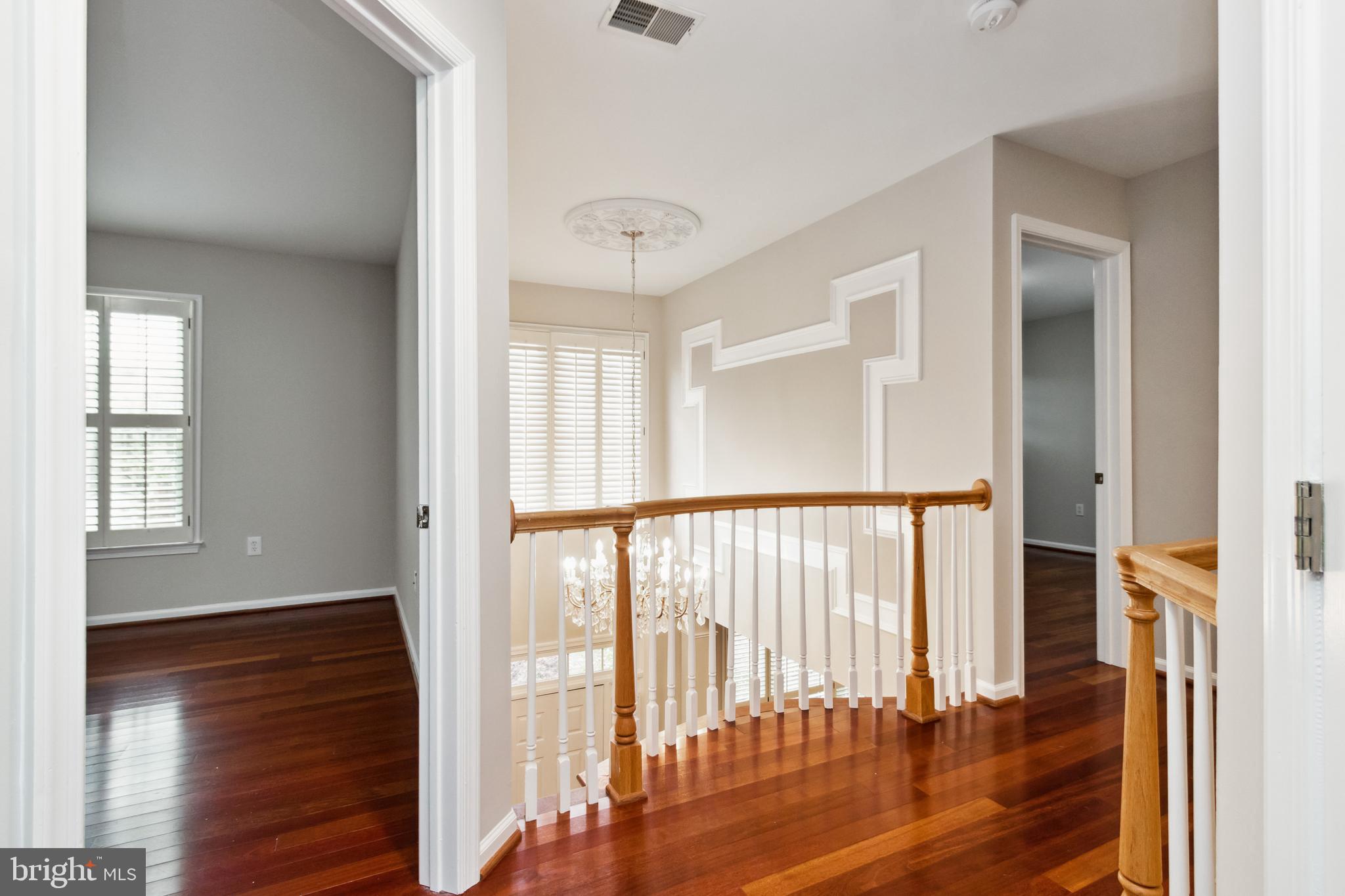 EDGEMOORE MANOR - Residential