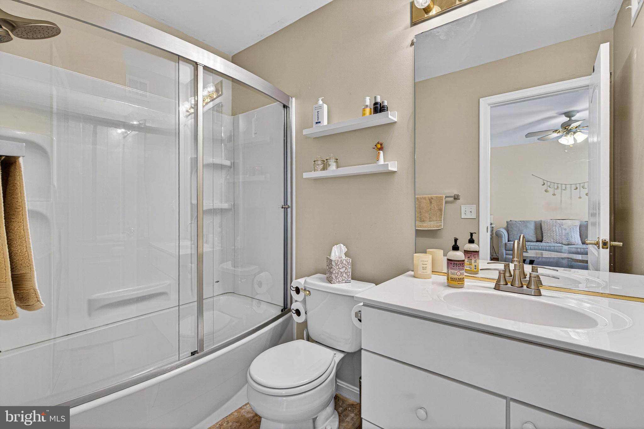 VINEYARD OAK NORTH - Residential