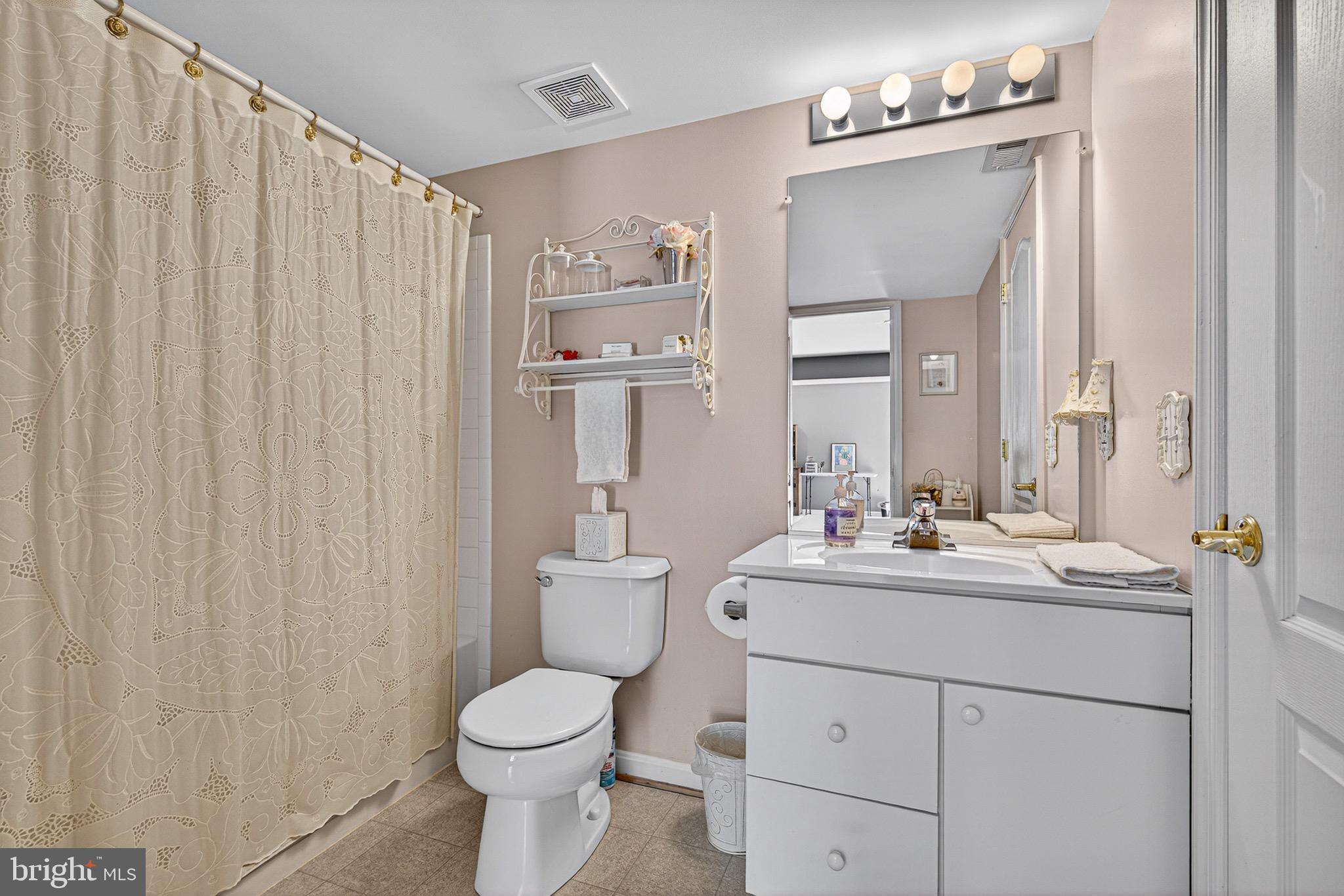 VINEYARD OAK NORTH - Residential