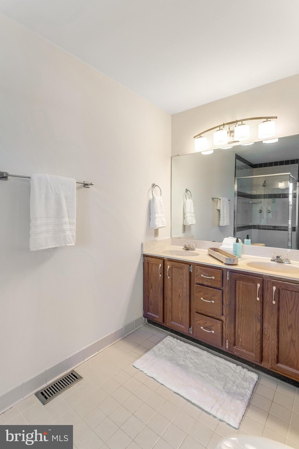 VISTA WOODS - Residential