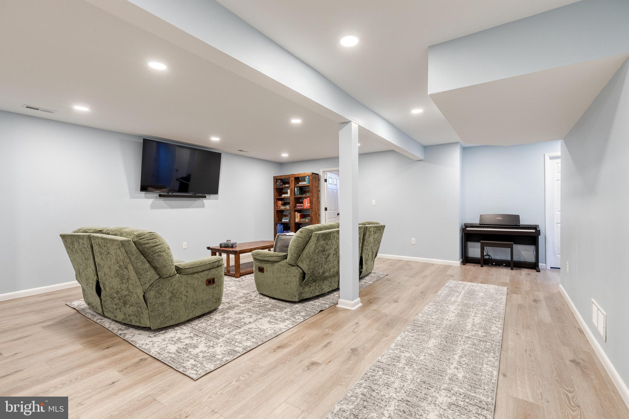 HAMPSTEAD - Residential