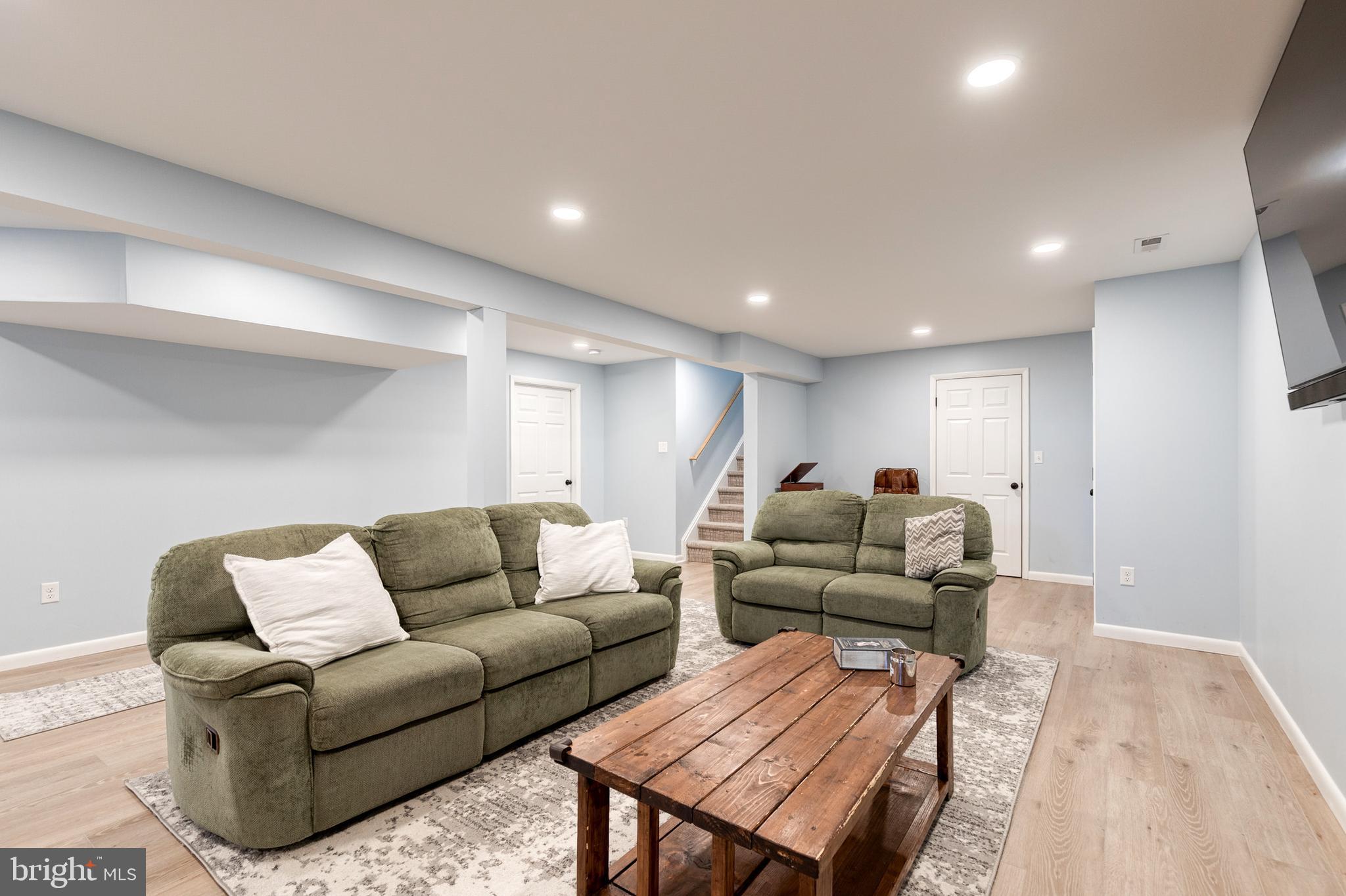 HAMPSTEAD - Residential