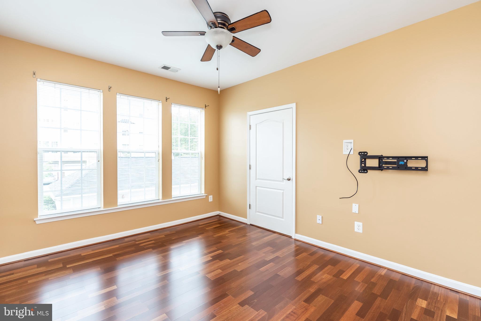 PINEY ORCHARD - Residential