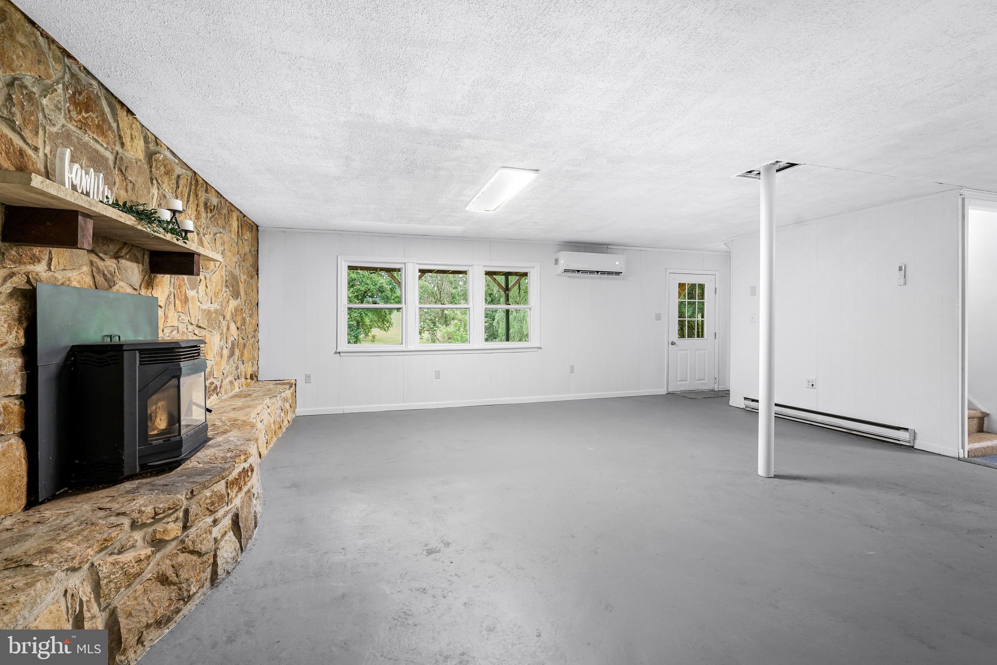 NONAVAILABLE - Residential