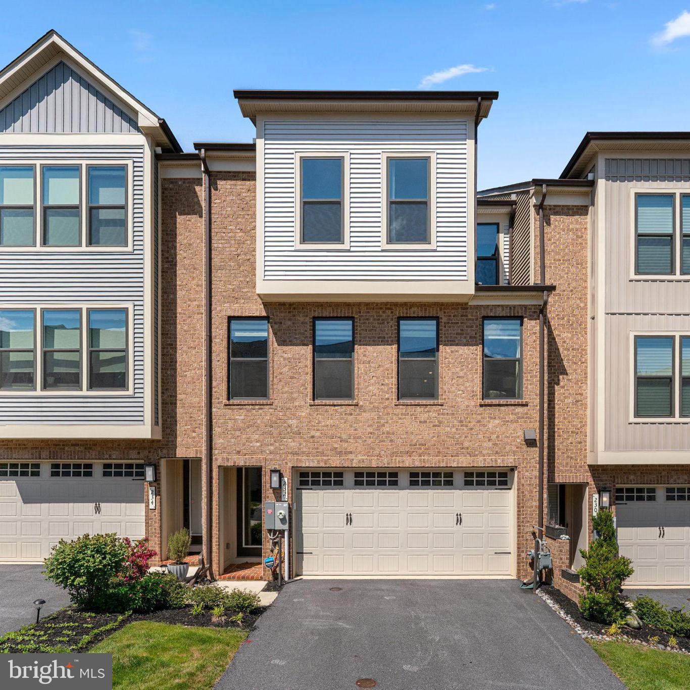 LONGVIEW RIDGE - Residential