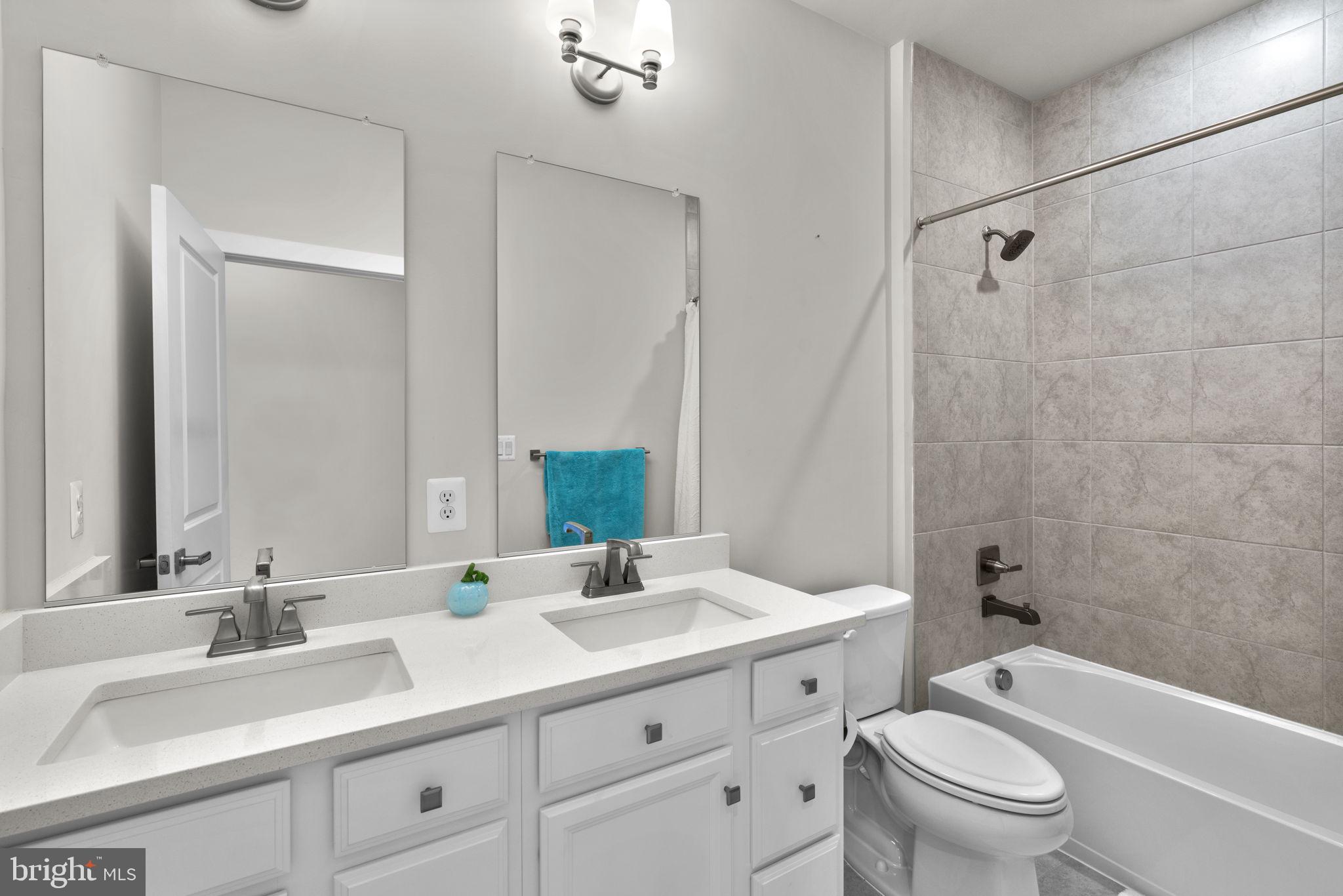 LONGVIEW RIDGE - Residential