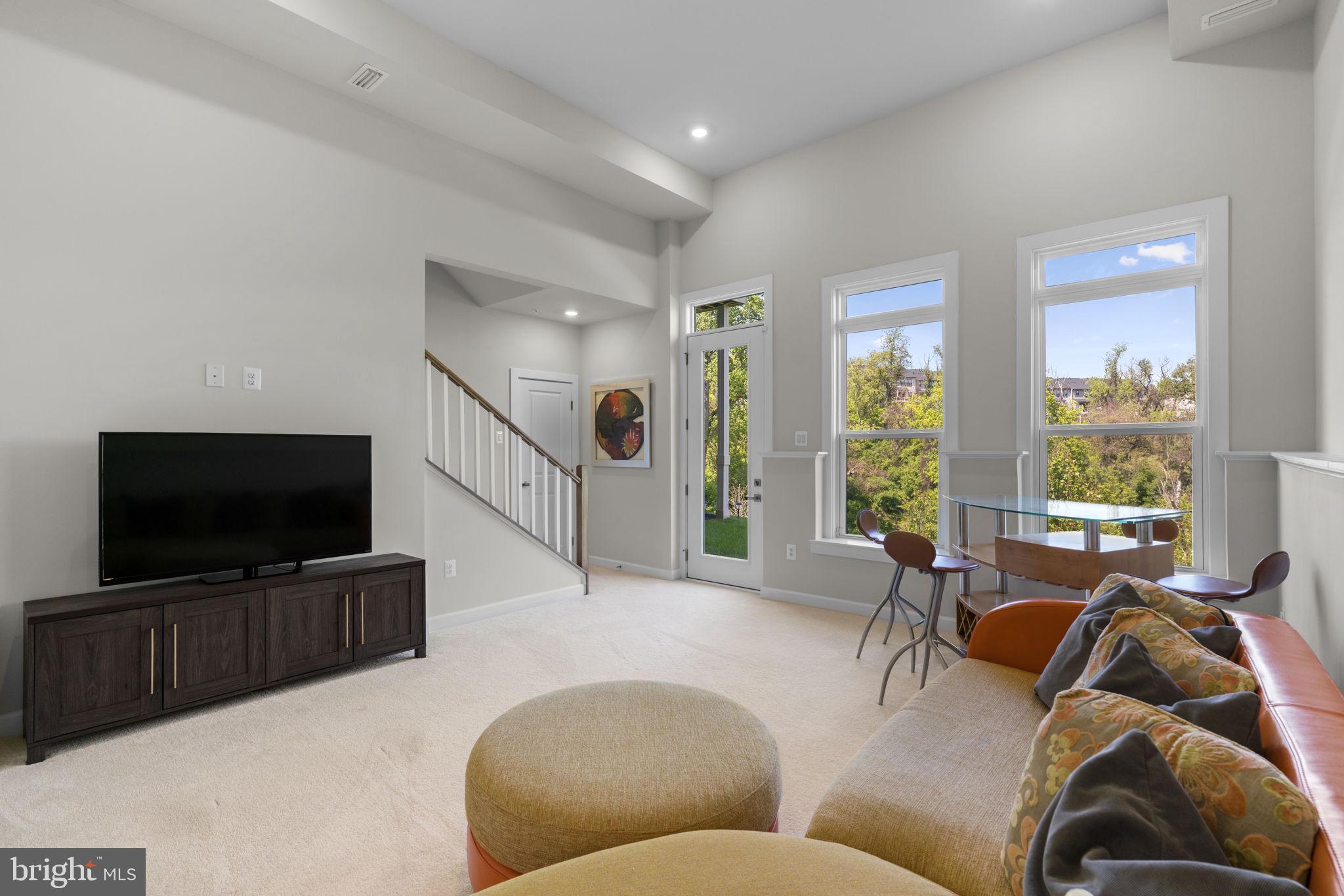 LONGVIEW RIDGE - Residential