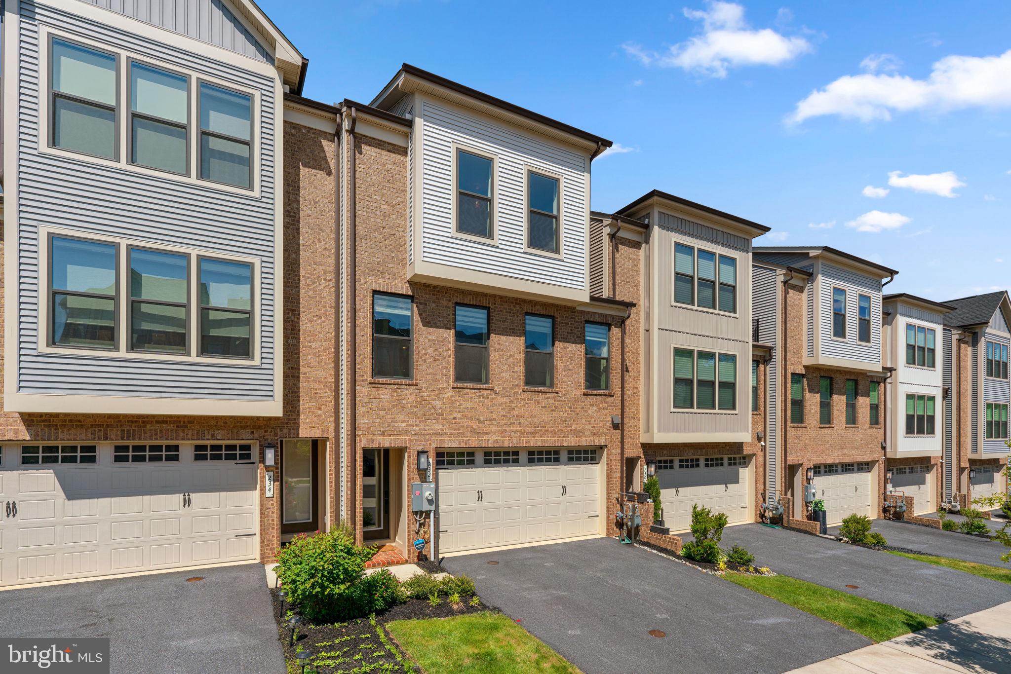 LONGVIEW RIDGE - Residential