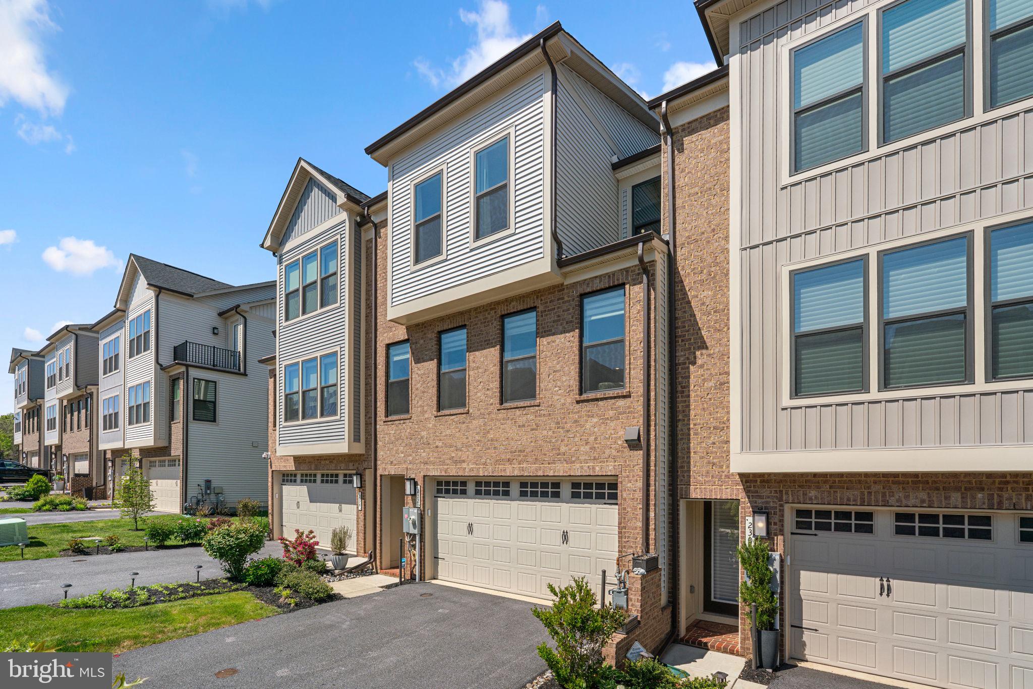 LONGVIEW RIDGE - Residential