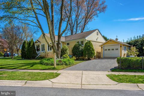 Photo of 4816 FLANDERS AVE, KENSINGTON, MD 20895 (MLS # MDMC2088530) Photo of 4816 FLANDERS AVE, KENSINGTON, MD 20895 (MLS # MDMC2088530)